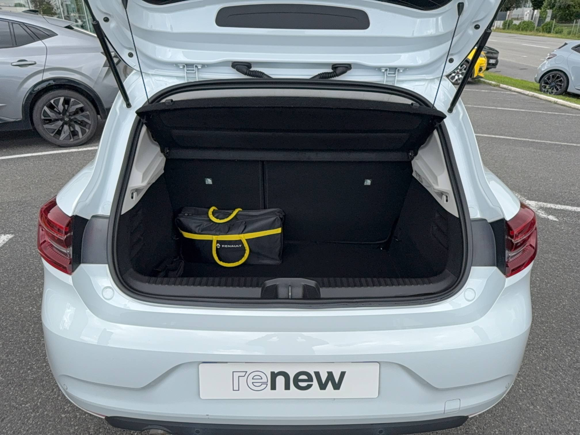 Vente en ligne Renault Clio 5 Clio TCe 100 GPL au prix de 15 490 €