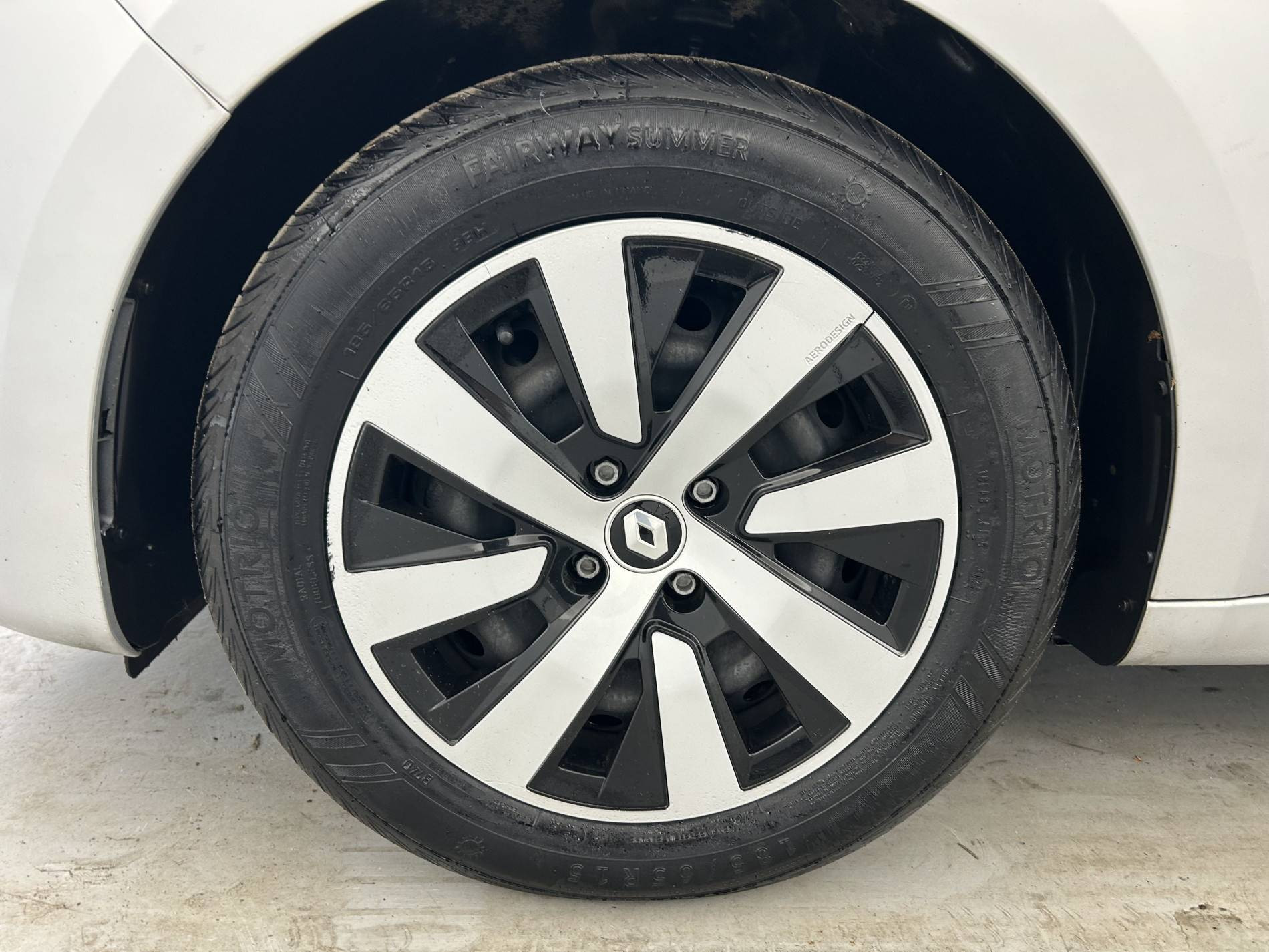 Vente en ligne Renault Clio 5 Clio TCe 90 au prix de 13 990 €