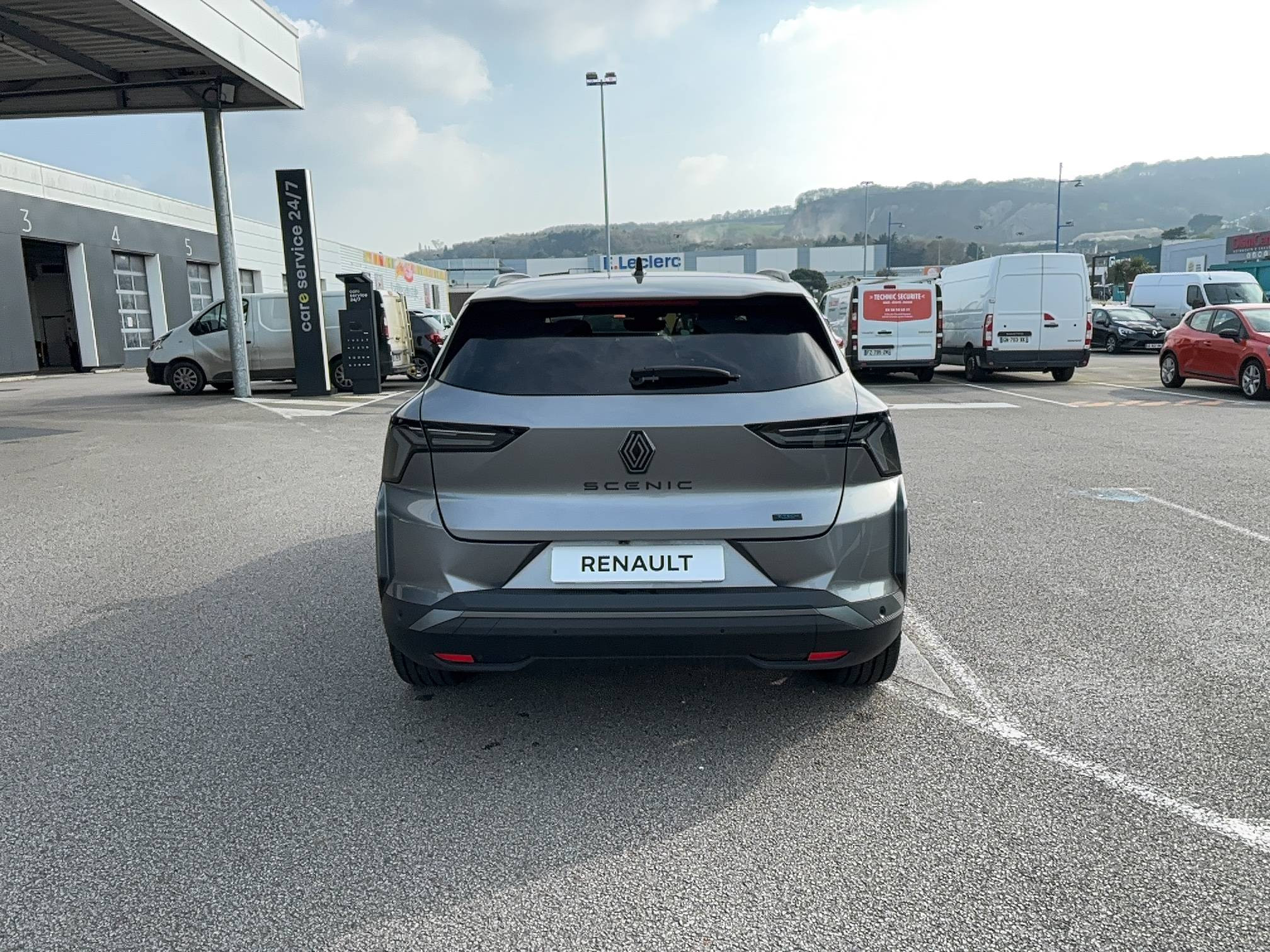 Vente en ligne Renault Scenic E-Tech  220 ch grande autonomie au prix de 45 900 €