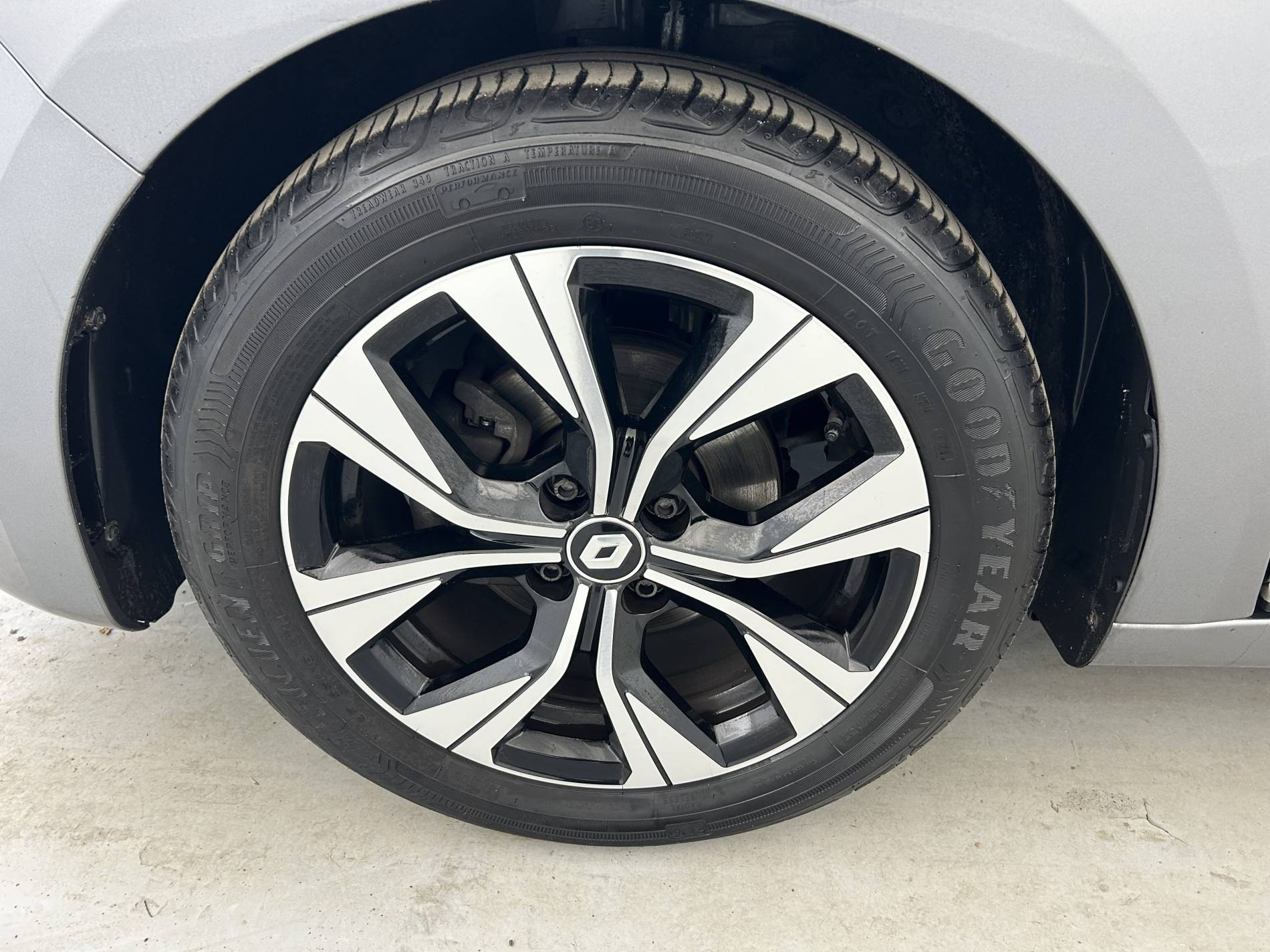 Vente en ligne Renault Clio 5 Clio TCe 90 au prix de 14 990 €