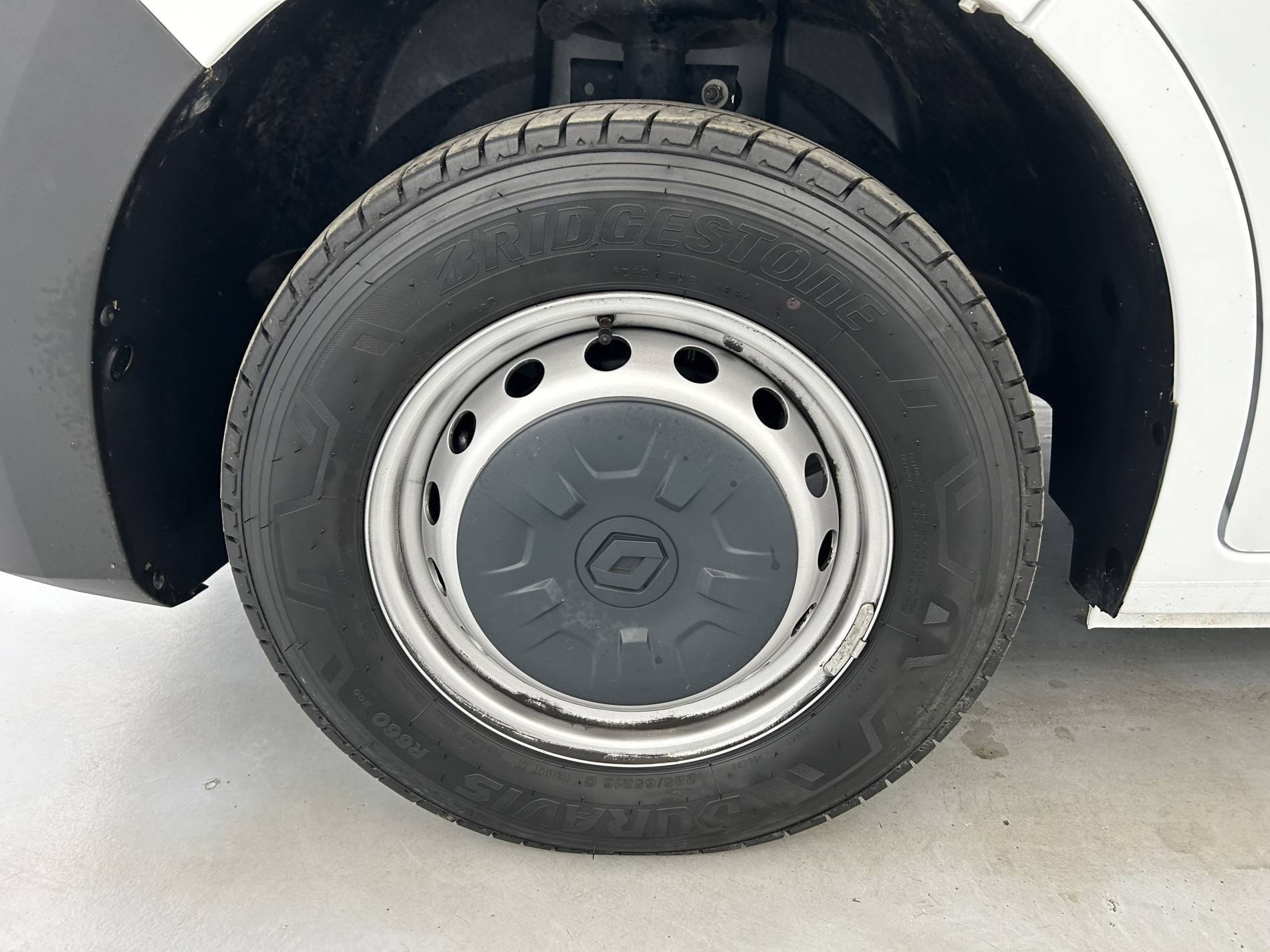 Vente en ligne Renault Master Fourgon MASTER FGN TRAC F3500 L3H3 BLUE DCI 135 au prix de 26 490 €