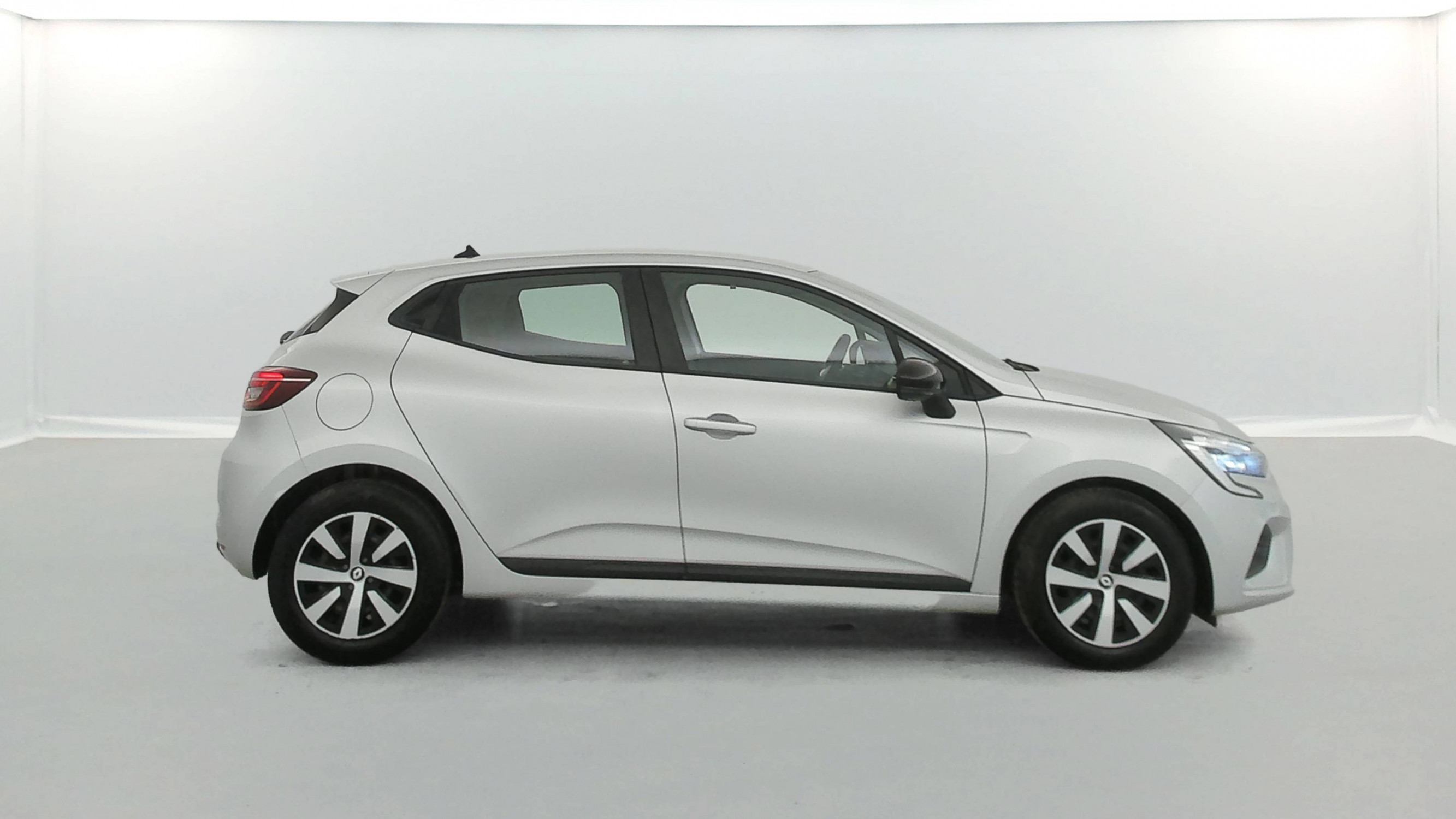 Vente en ligne Renault Clio 5 Clio TCe 90 au prix de 13 290 €