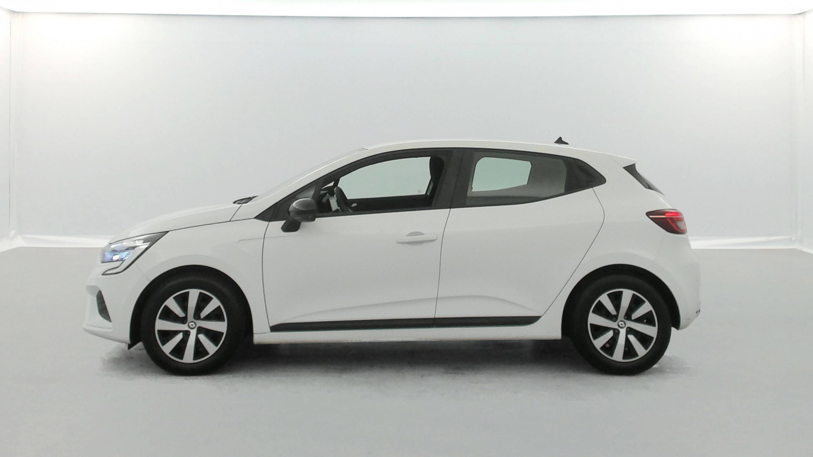 Vente en ligne Renault Clio 5 Clio E-Tech full hybrid 145 au prix de 15 890 €