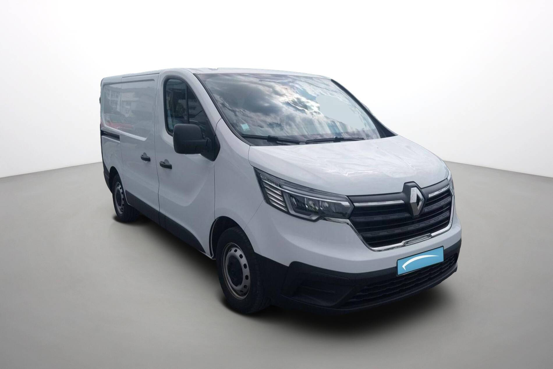 Vente en ligne Renault Trafic 3 Fourgon TRAFIC FG BLUE DCI 130 L1H1 3T GSR2 au prix de 23 990 €