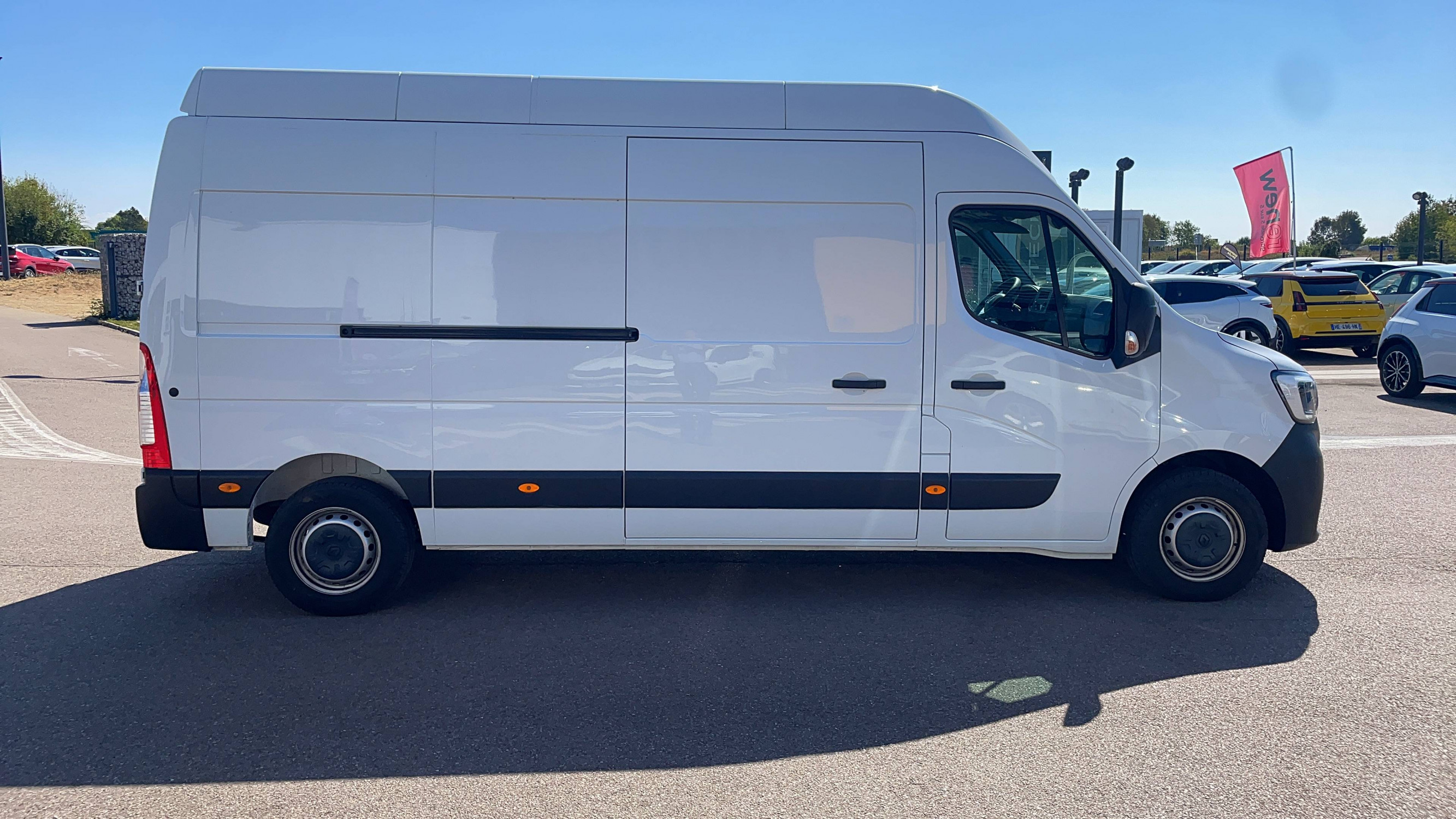 Vente en ligne Renault Master Fourgon MASTER FGN TRAC F3500 L3H3 BLUE DCI 135 au prix de 25 700 €