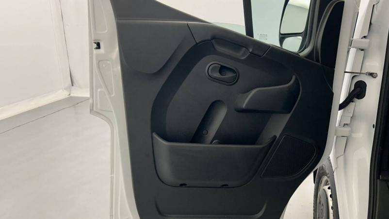 Vente en ligne Renault Master Fourgon MASTER FGN TRAC F3500 L3H3 BLUE DCI 135 au prix de 27 990 €