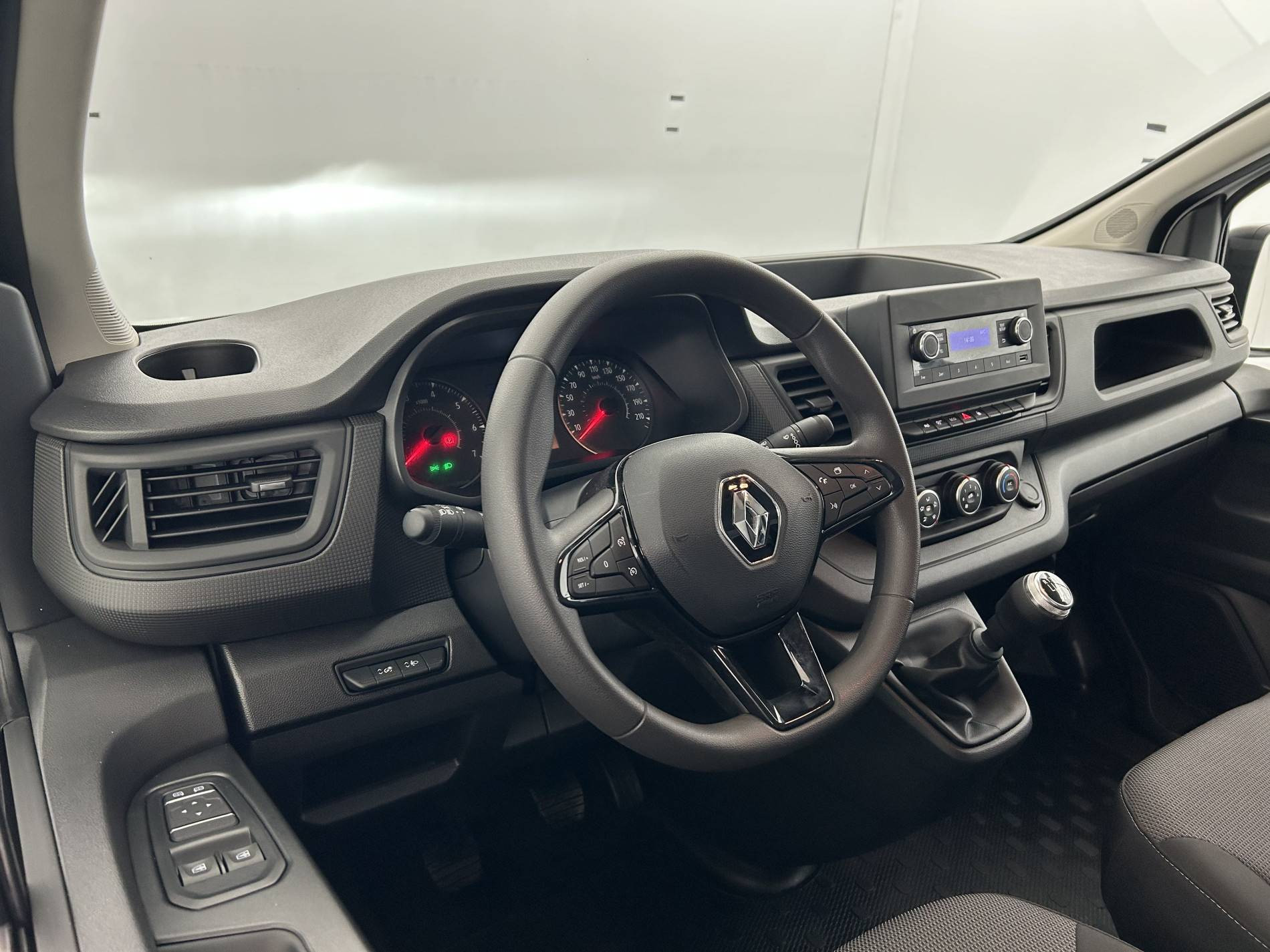 Vente en ligne Renault Trafic 3 Fourgon TRAFIC FG BLUE DCI 130 L1H1 3T GSR2 au prix de 24 990 €