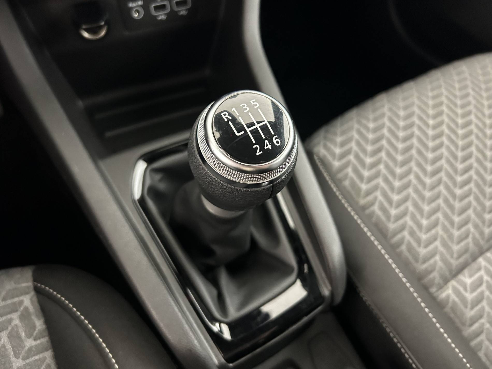 Vente en ligne Renault Clio 5 Clio TCe 90 - 21N au prix de 14 790 €