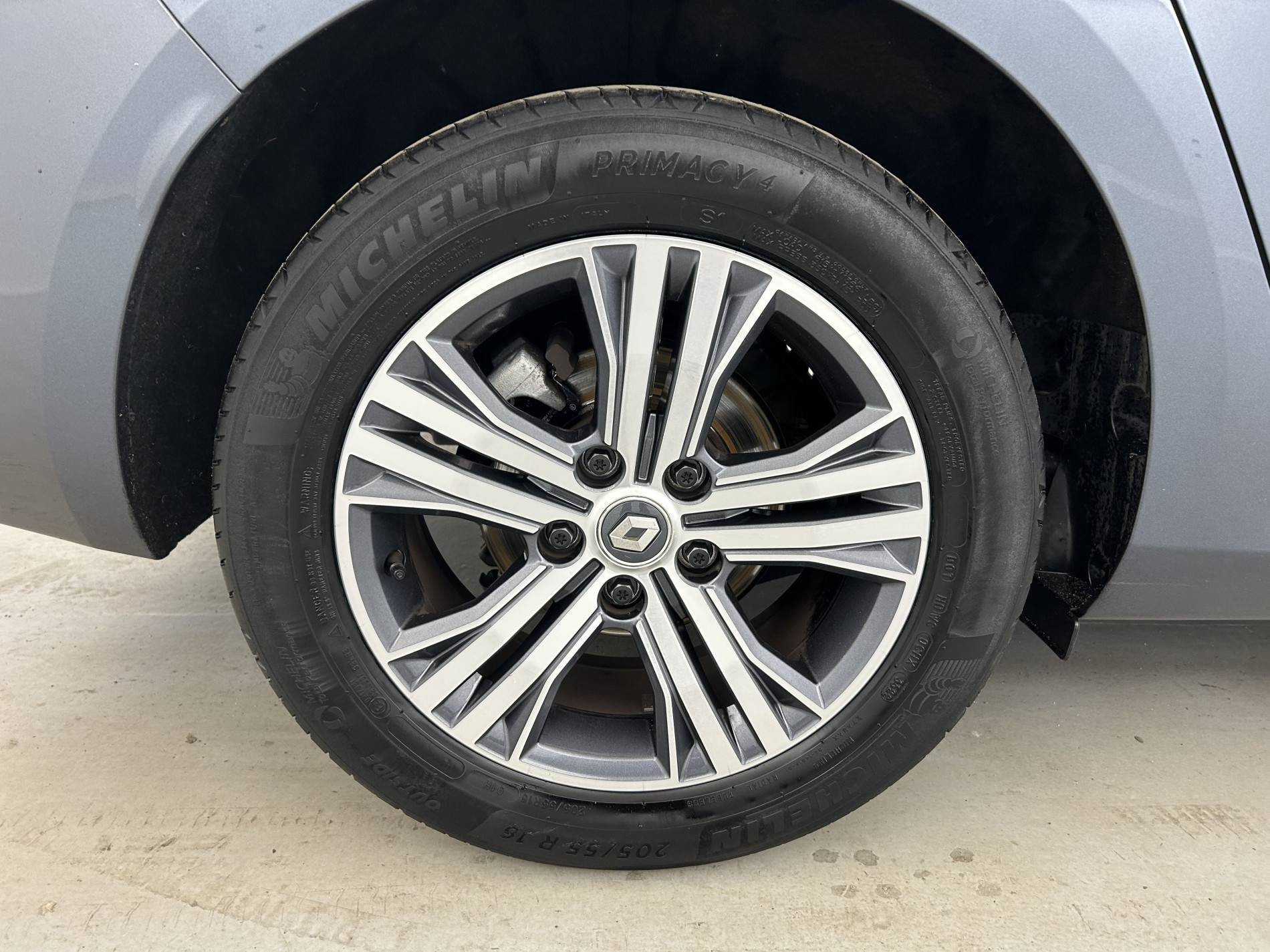 Vente en ligne Renault Megane 4 Estate  TCe 140 au prix de 15 490 €