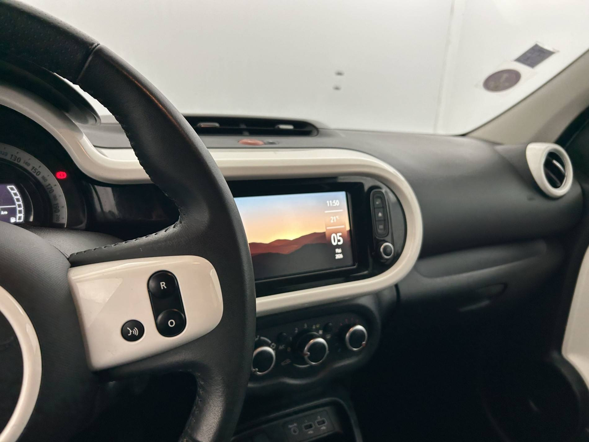 Vente en ligne Renault Twingo 3  SCe 75 - 20 au prix de 11 490 €