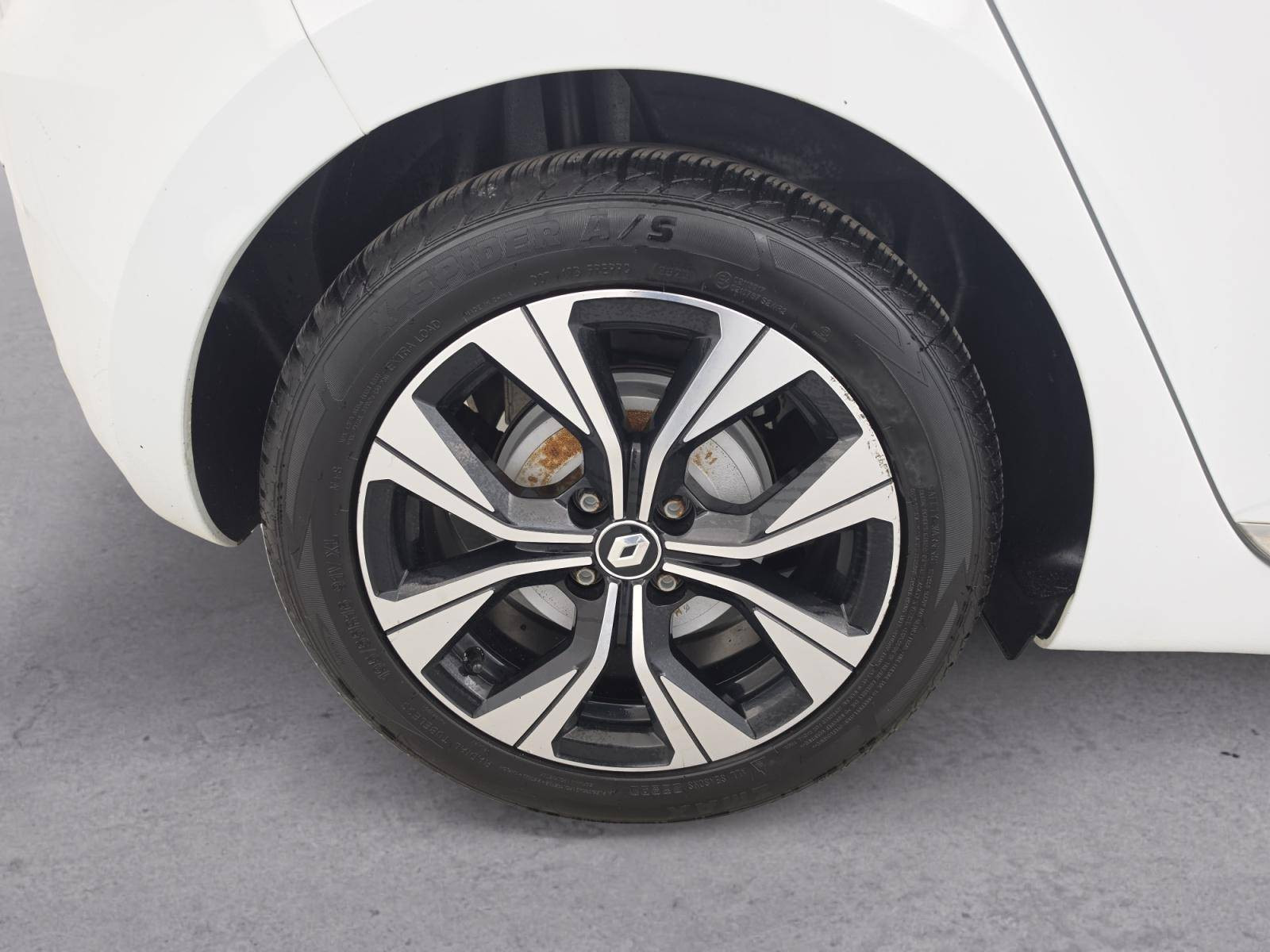 Vente en ligne Renault Clio 5 Clio E-Tech full hybrid 145 au prix de 15 890 €