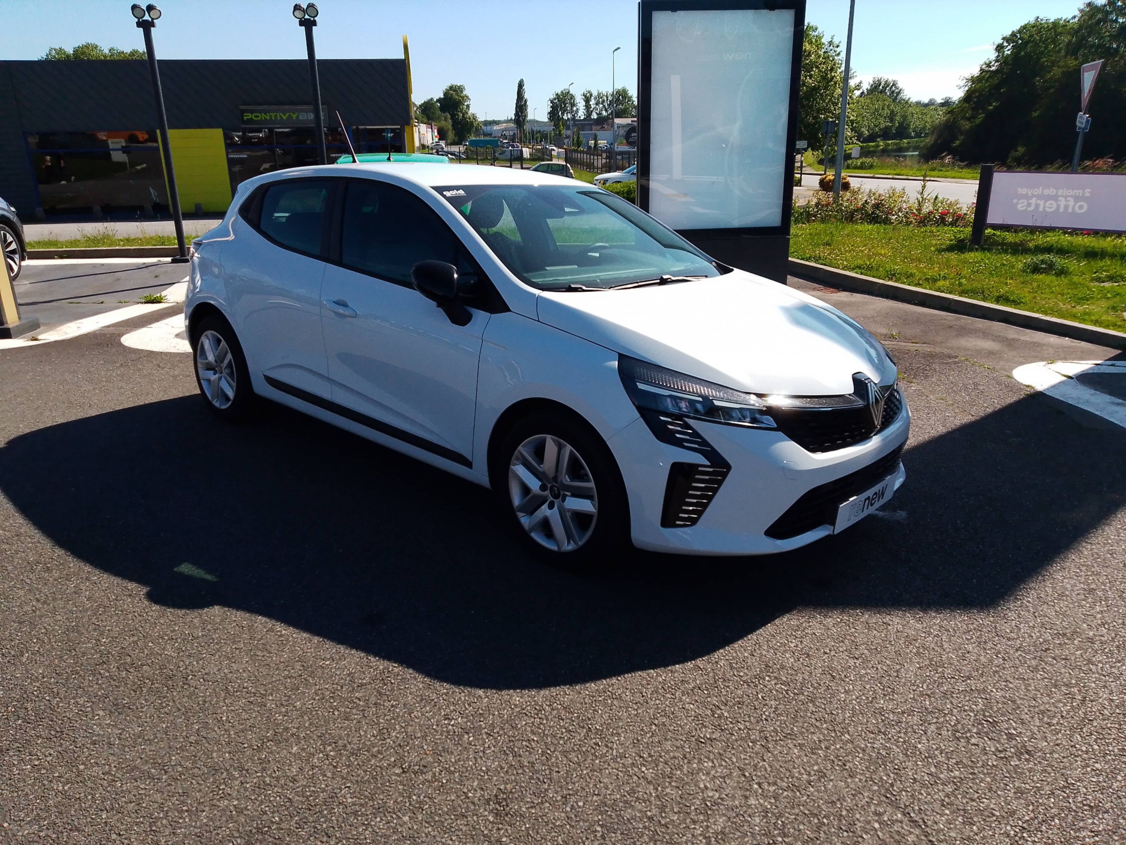 Vente en ligne Renault Clio 5 Clio TCe 90 au prix de 15 790 €