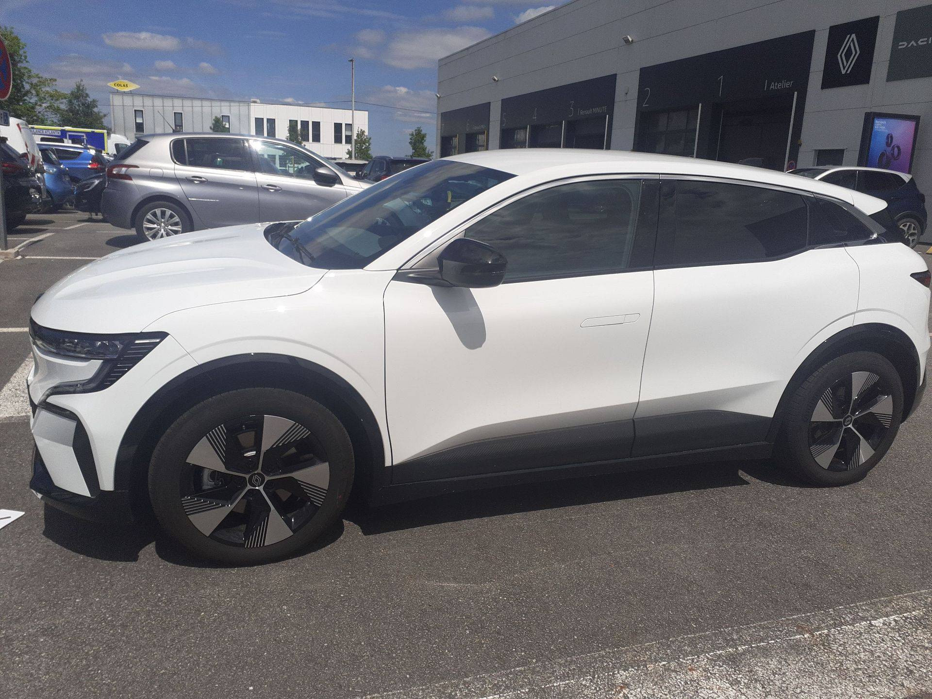 Vente en ligne Renault Megane E-Tech  220 ch autonomie confort GSR2 au prix de 36 990 €
