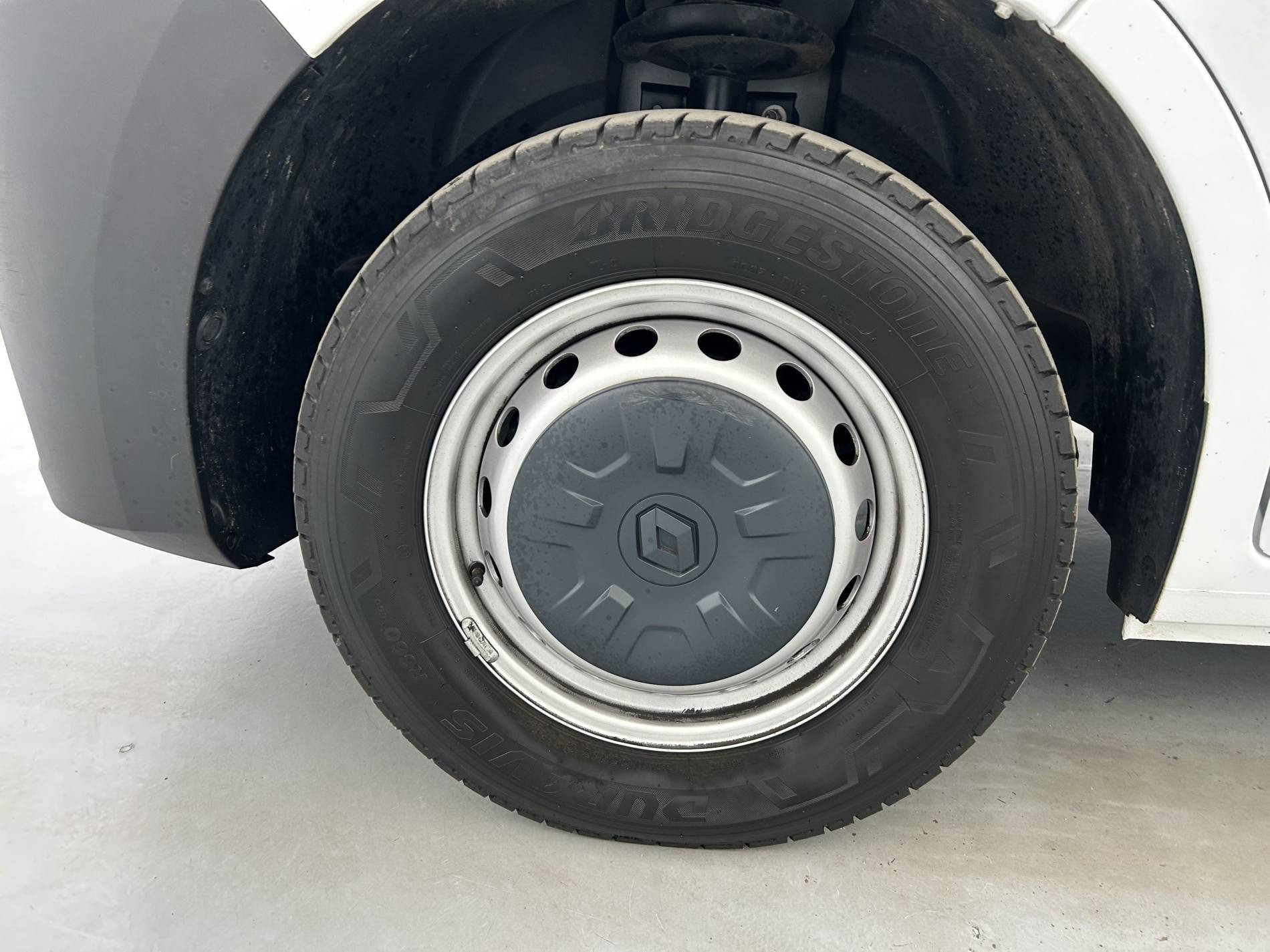 Vente en ligne Renault Master Fourgon MASTER FGN TRAC F3500 L2H2 BLUE DCI 135 au prix de 26 990 €