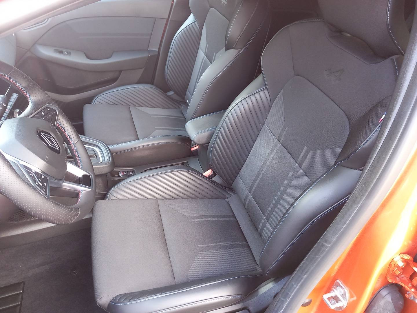 Vente en ligne Renault Clio 5 Clio E-Tech full hybrid 145 au prix de 21 990 €