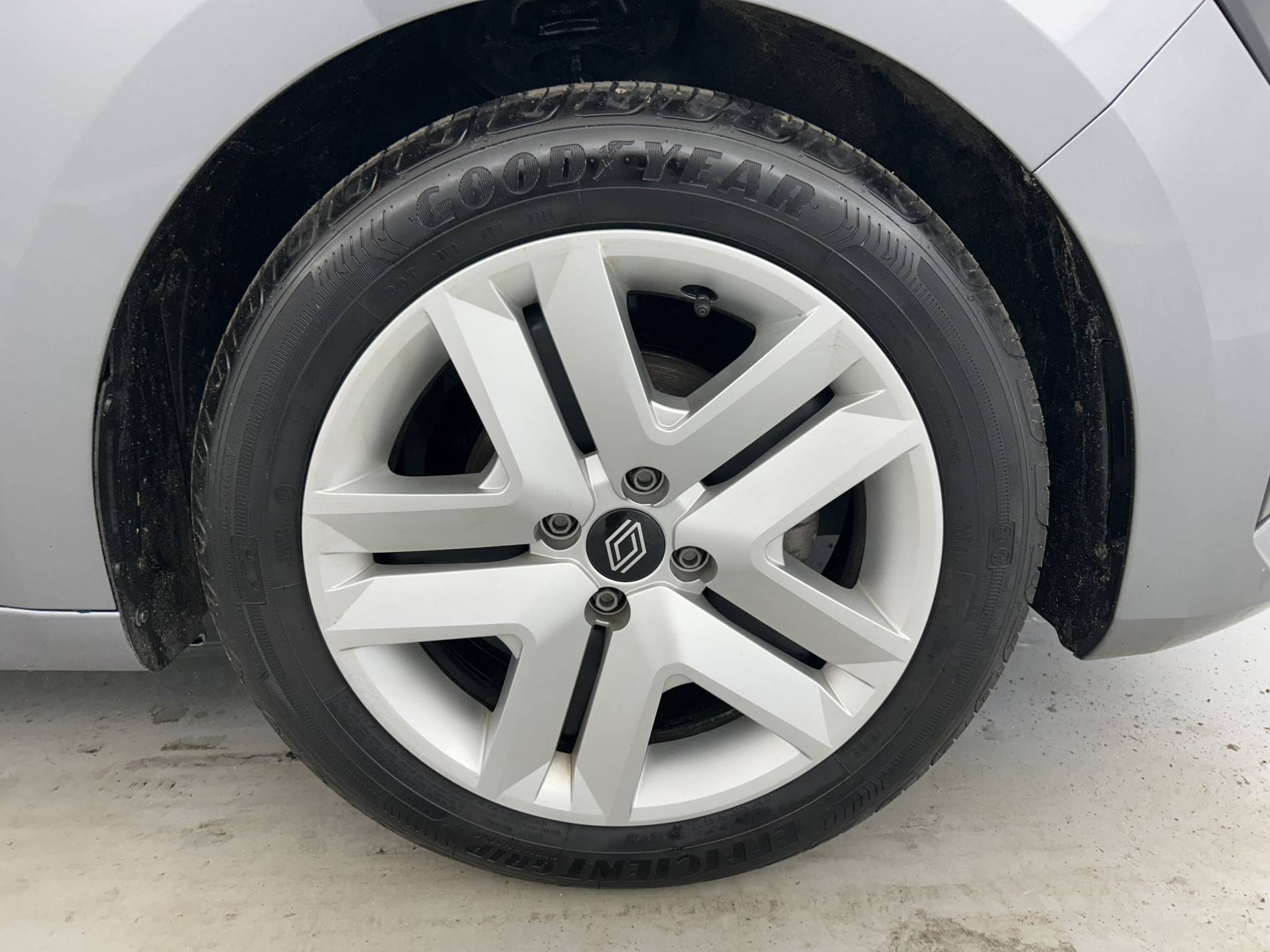 Vente en ligne Renault Clio 5 Clio TCe 90 au prix de 15 990 €