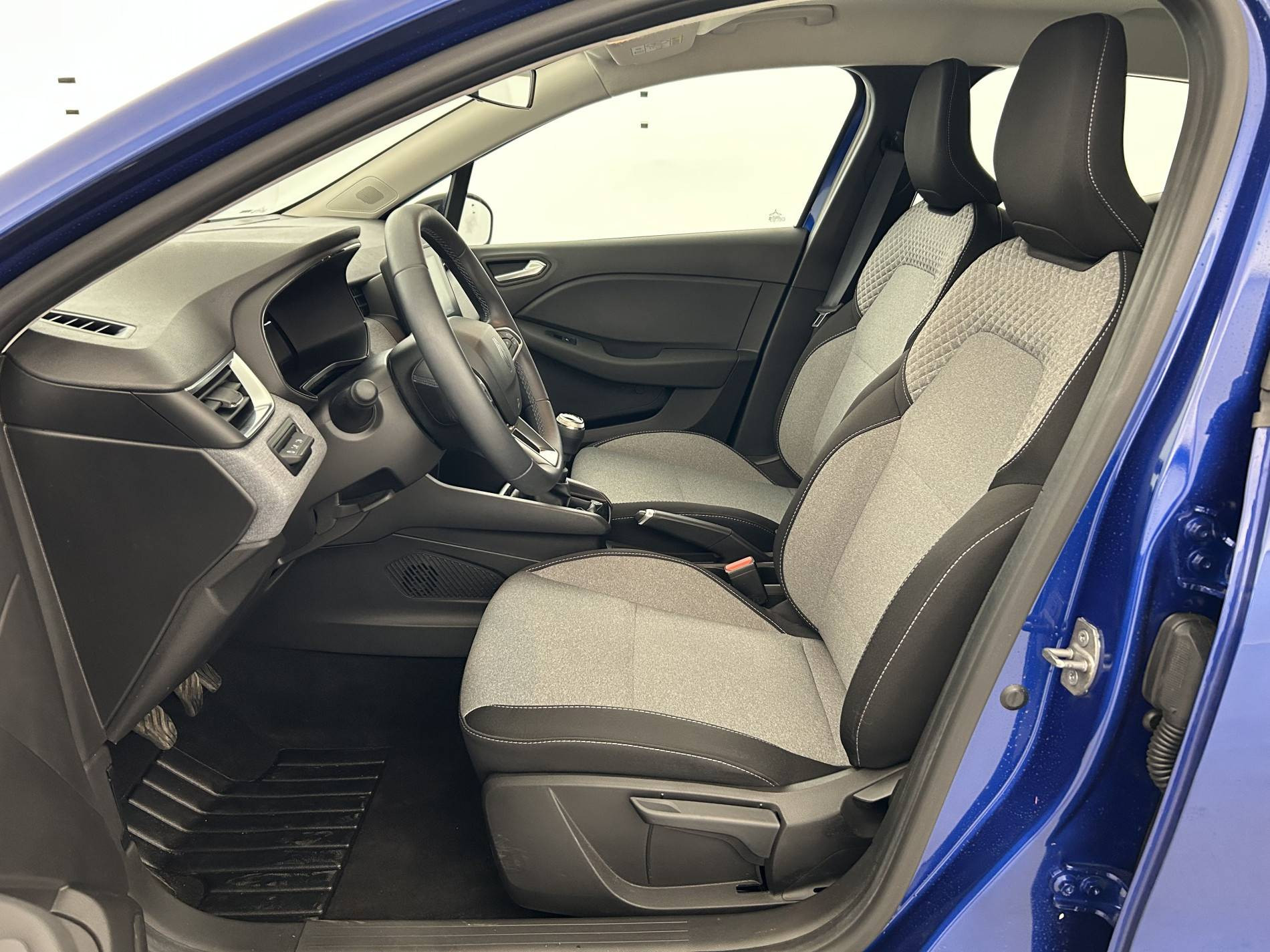Vente en ligne Renault Clio 5 Clio Blue dCi 100 ch GSR2 au prix de 17 350 €