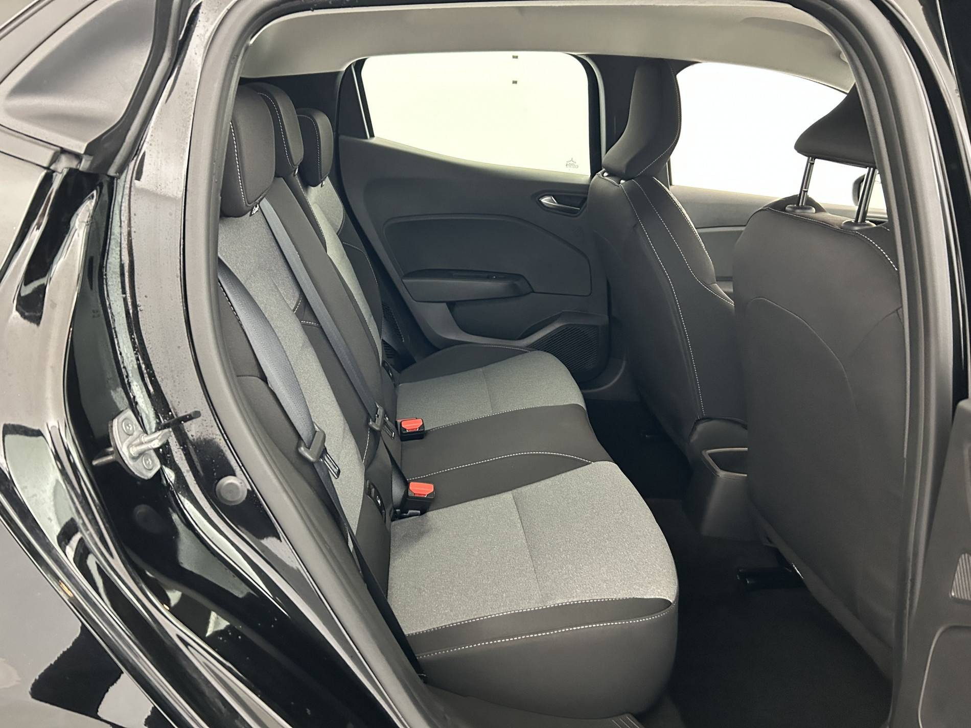 Vente en ligne Renault Clio 5 Clio E-Tech full hybrid 145 ch GSR2 au prix de 19 590 €