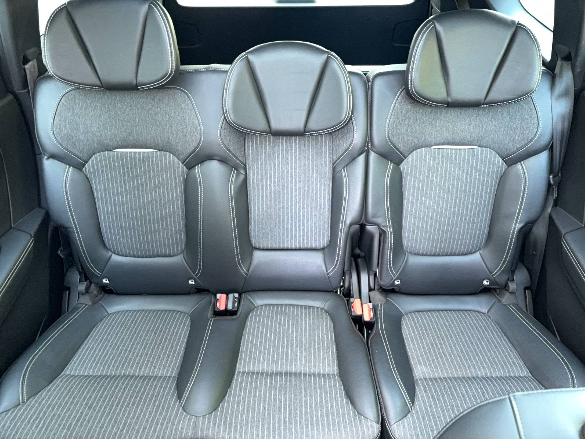 Vente en ligne Renault Grand Scenic 4 Grand Scenic TCe 140 EDC au prix de 22 590 €