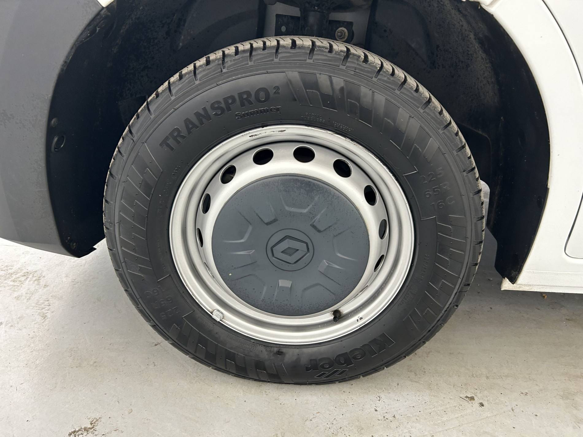 Vente en ligne Renault Master Fourgon MASTER FGN TRAC F3500 L2H2 BLUE DCI 135 au prix de 24 990 €