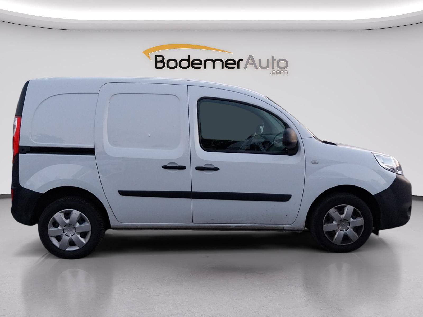 Vente en ligne Renault Kangoo Express  BLUE DCI 95 au prix de 11 990 €