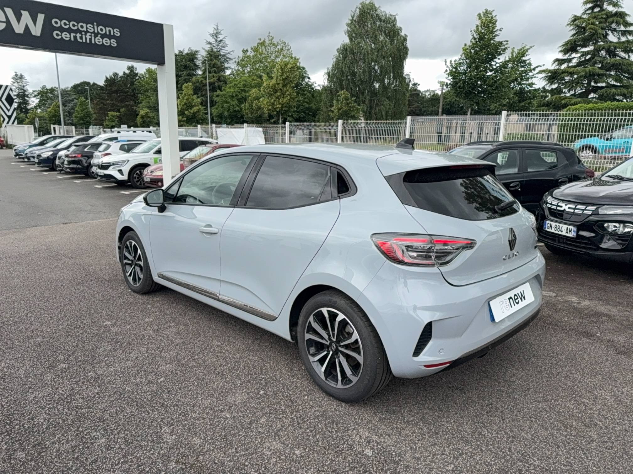Vente en ligne Renault Clio 5 Clio E-Tech full hybrid 145 au prix de 18 490 €