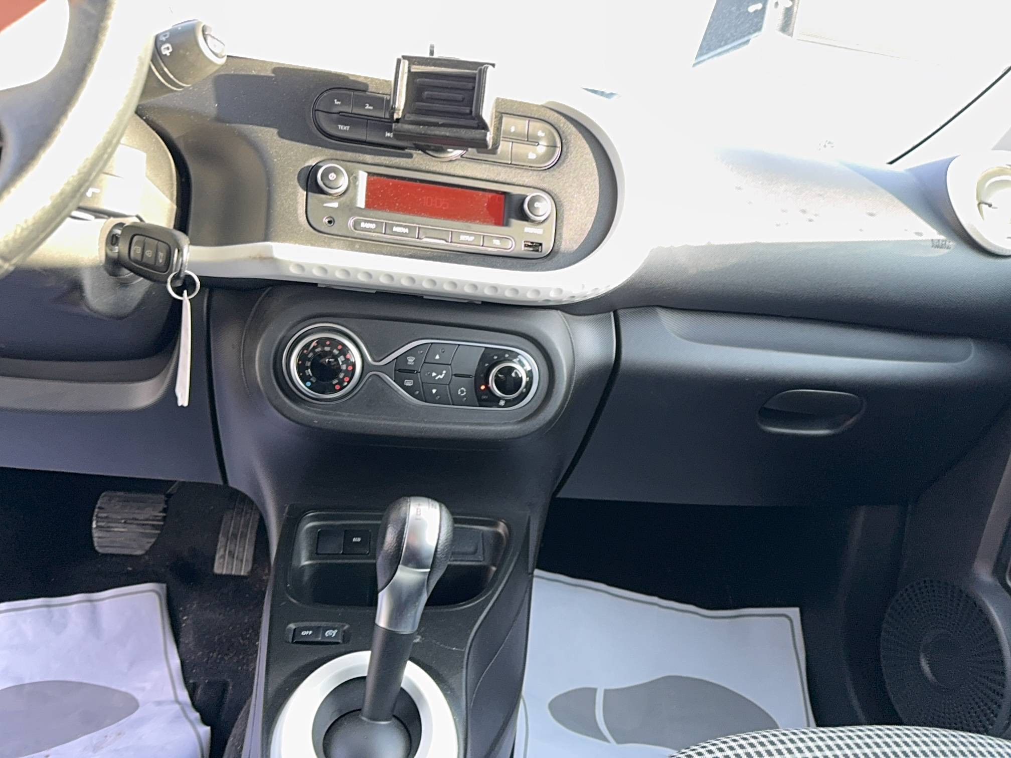 Vente en ligne Renault Twingo Electrique Twingo III E-Tech au prix de 9 890 €