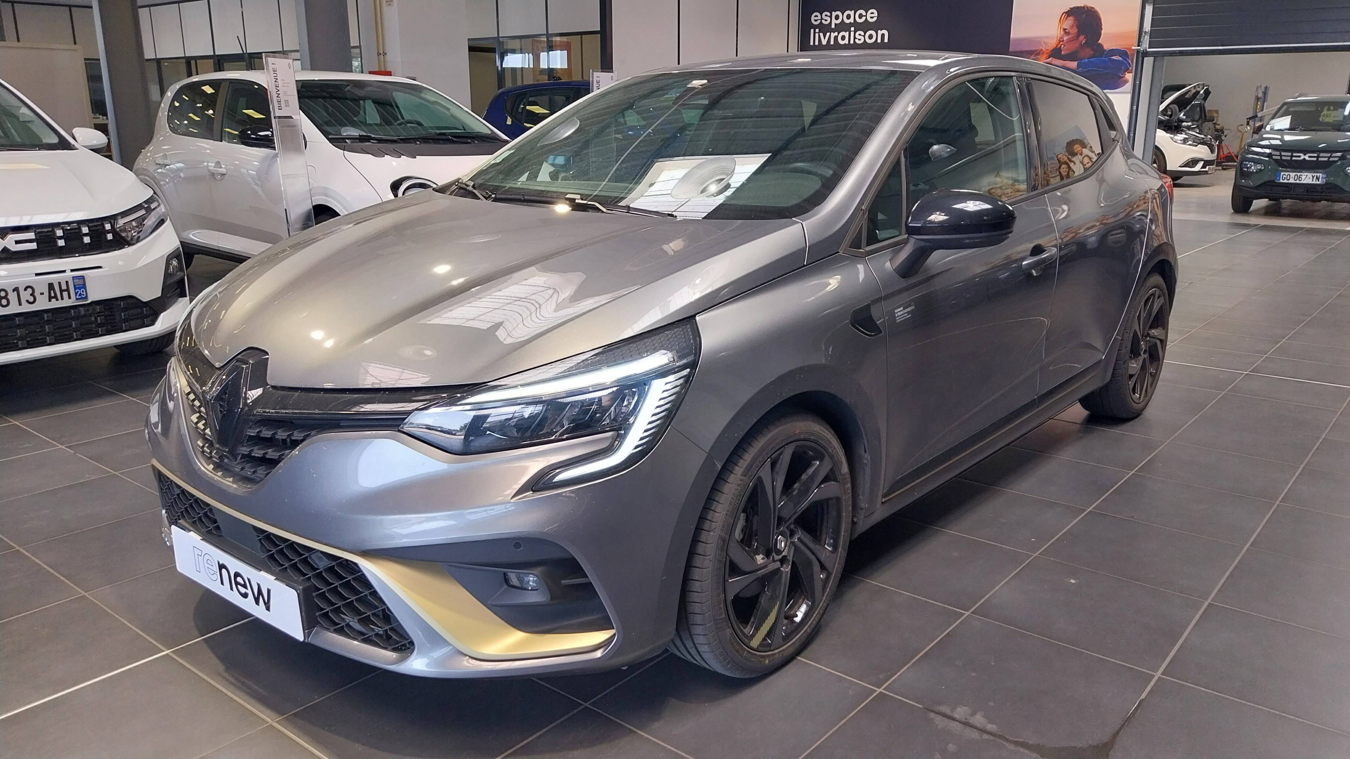 Renault Clio 5 Clio E-Tech full hybrid 145 occasion de 2023 en vente à Quimper