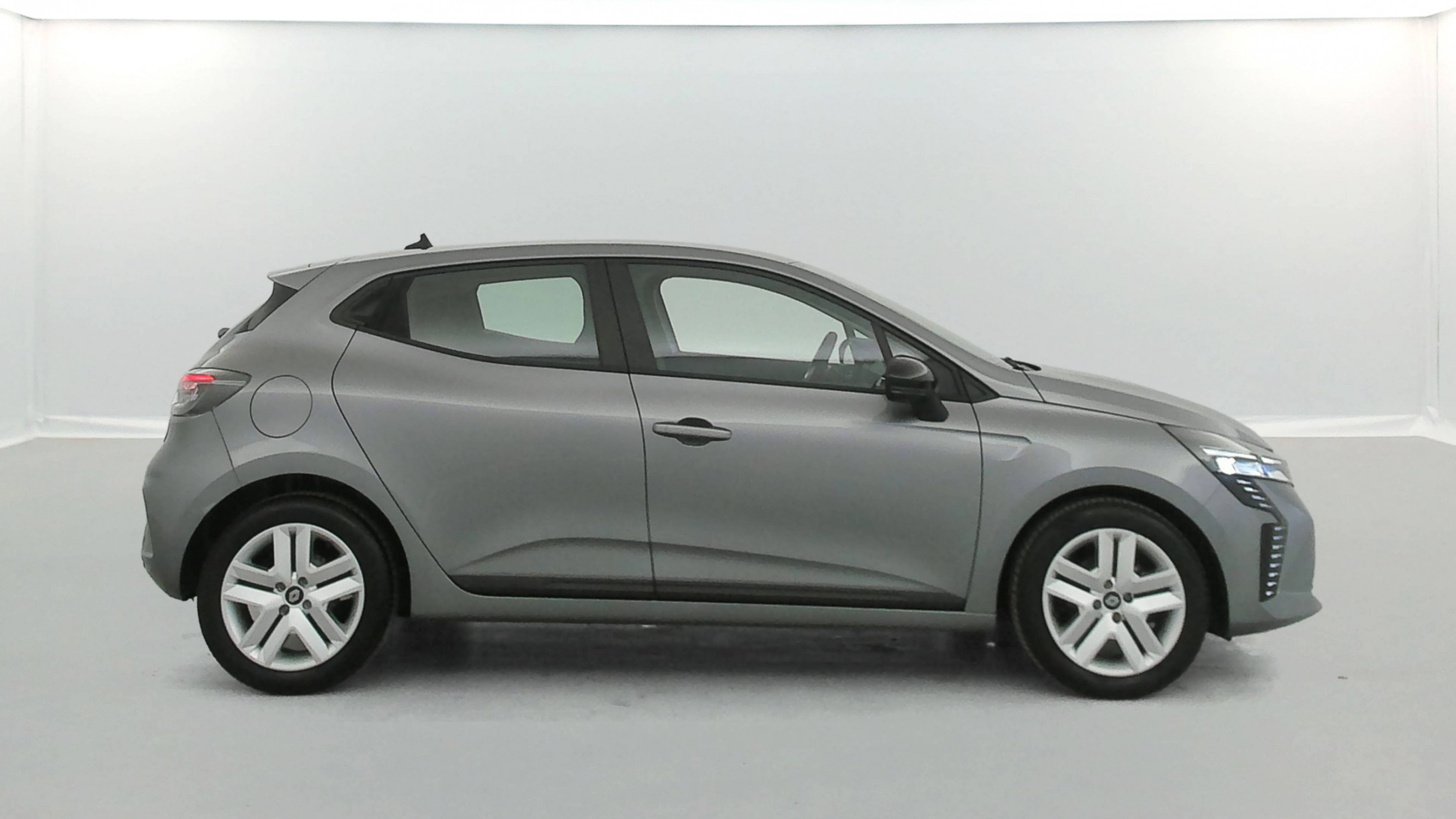 Vente en ligne Renault Clio 5 Clio TCe 90 au prix de 15 490 €