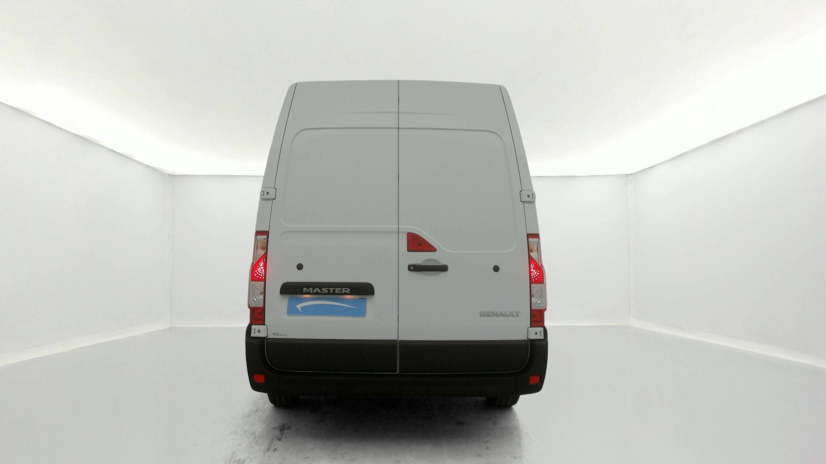 Vente en ligne Renault Master Fourgon MASTER FGN TRAC F3500 L2H2 BLUE DCI 135 au prix de 24 490 €