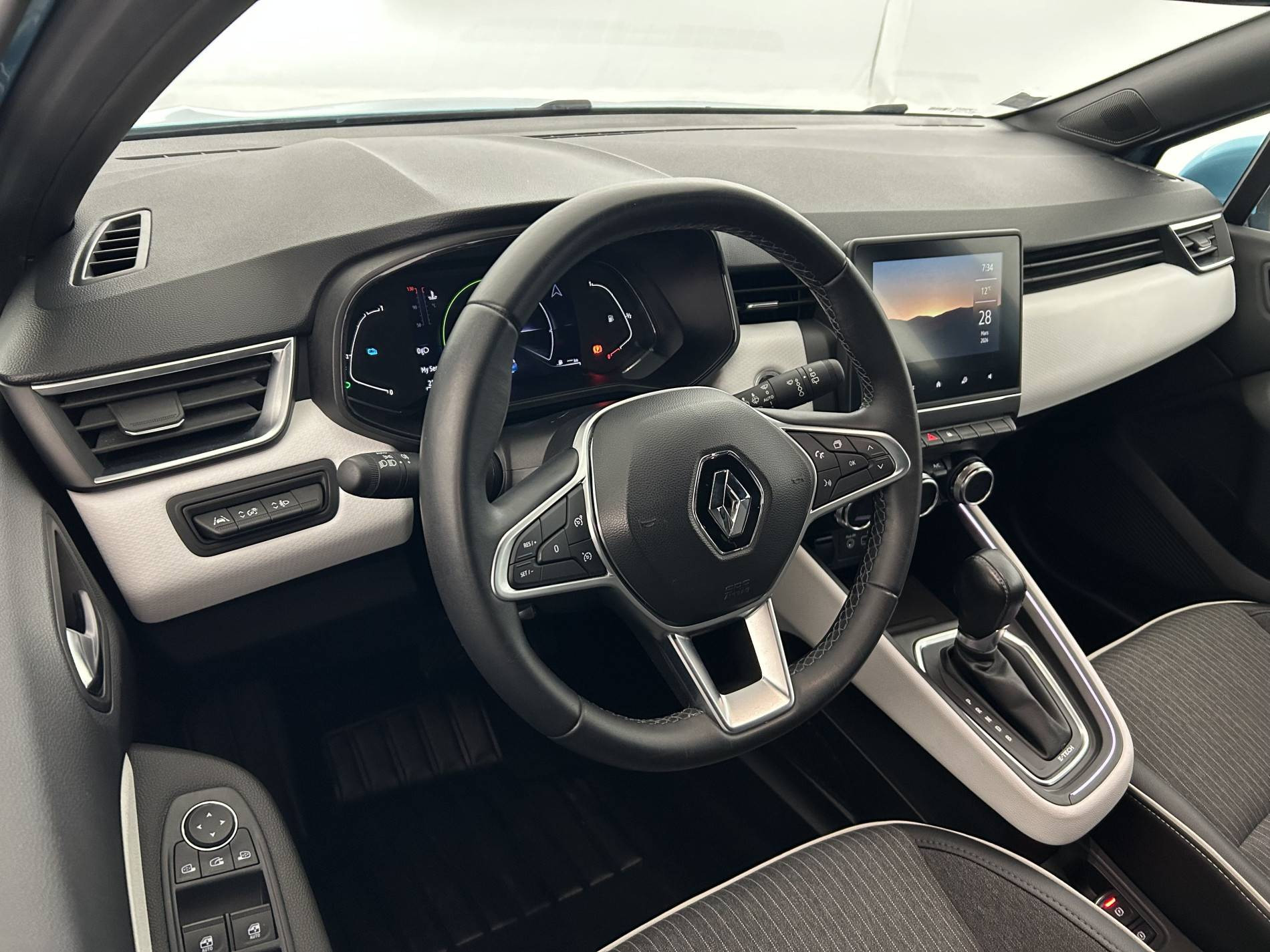 Vente en ligne Renault Clio 5 Clio E-Tech 140 - 21N au prix de 18 499 €