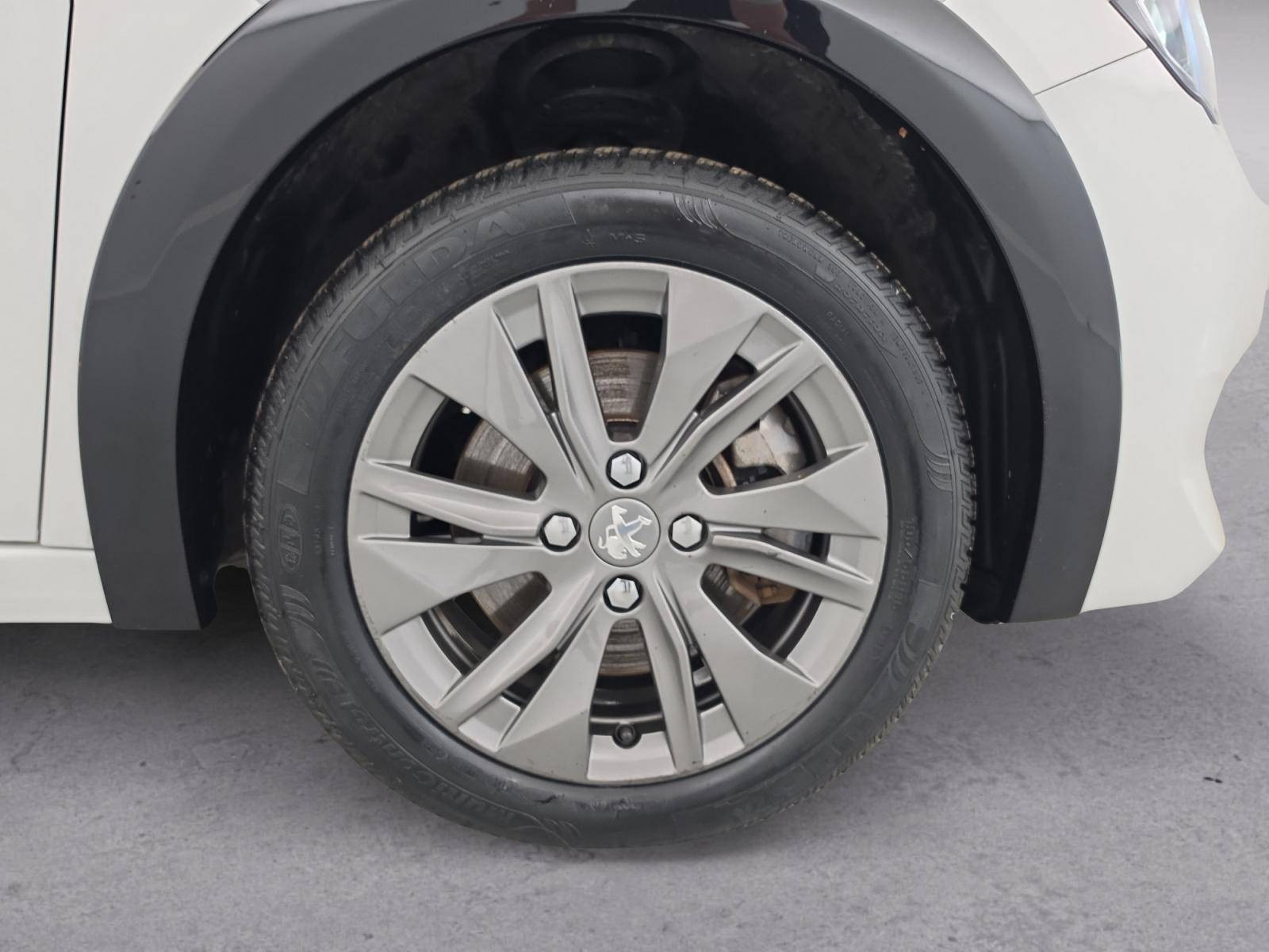 Vente en ligne Peugeot E-208  50 kWh 136ch au prix de 17 890 €