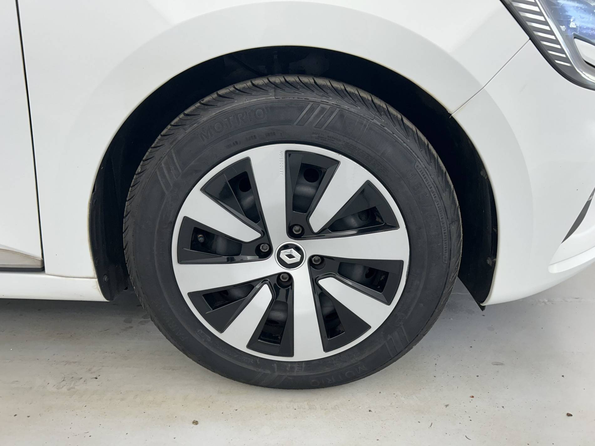 Vente en ligne Renault Clio 5 Clio TCe 90 au prix de 13 490 €
