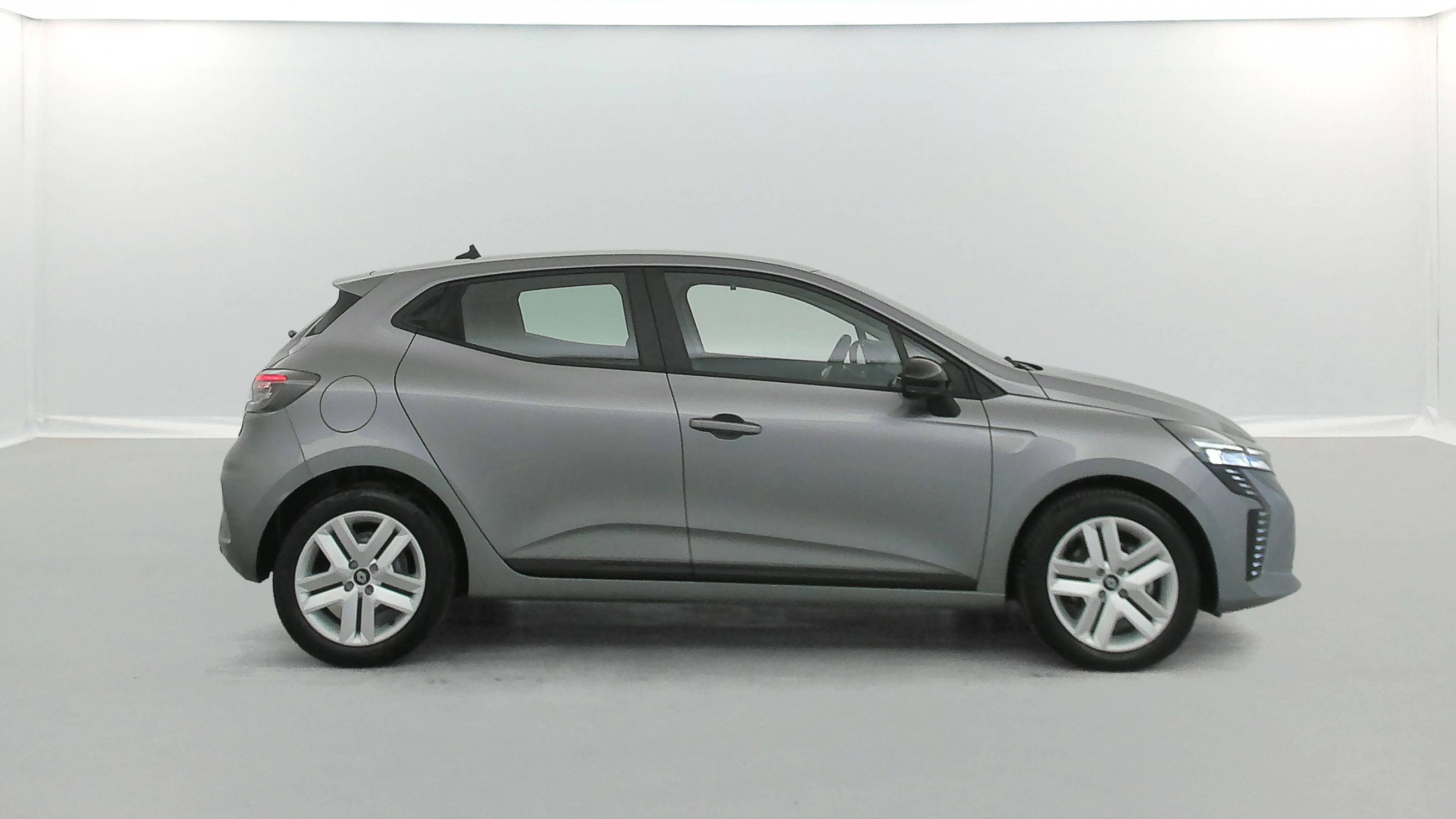 Vente en ligne Renault Clio 5 Clio Blue dCi 100 ch GSR2 au prix de 18 390 €
