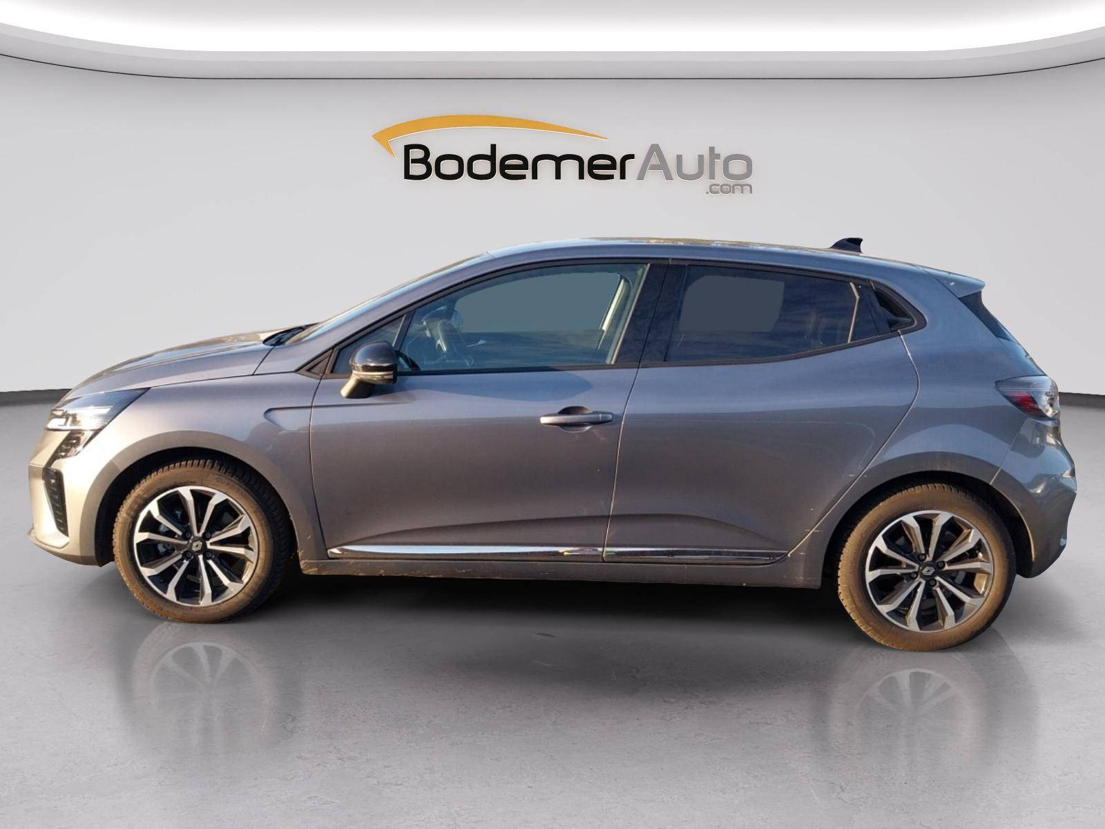 Vente en ligne Renault Clio 5 Clio E-Tech full hybrid 145 au prix de 17 590 €