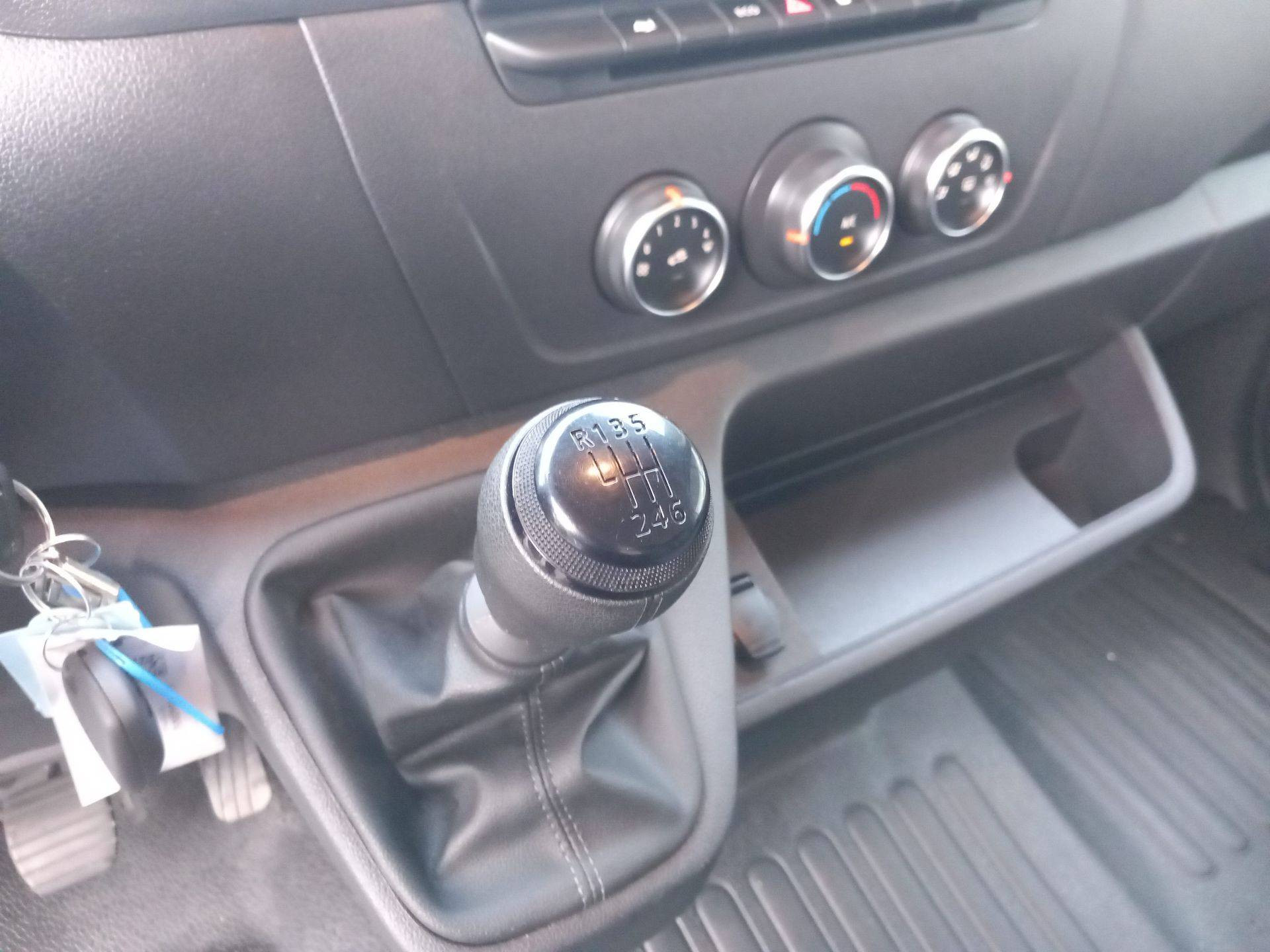 Vente en ligne Renault Master Fourgon MASTER FGN TRAC F3500 L2H2 BLUE DCI 135 au prix de 26 490 €