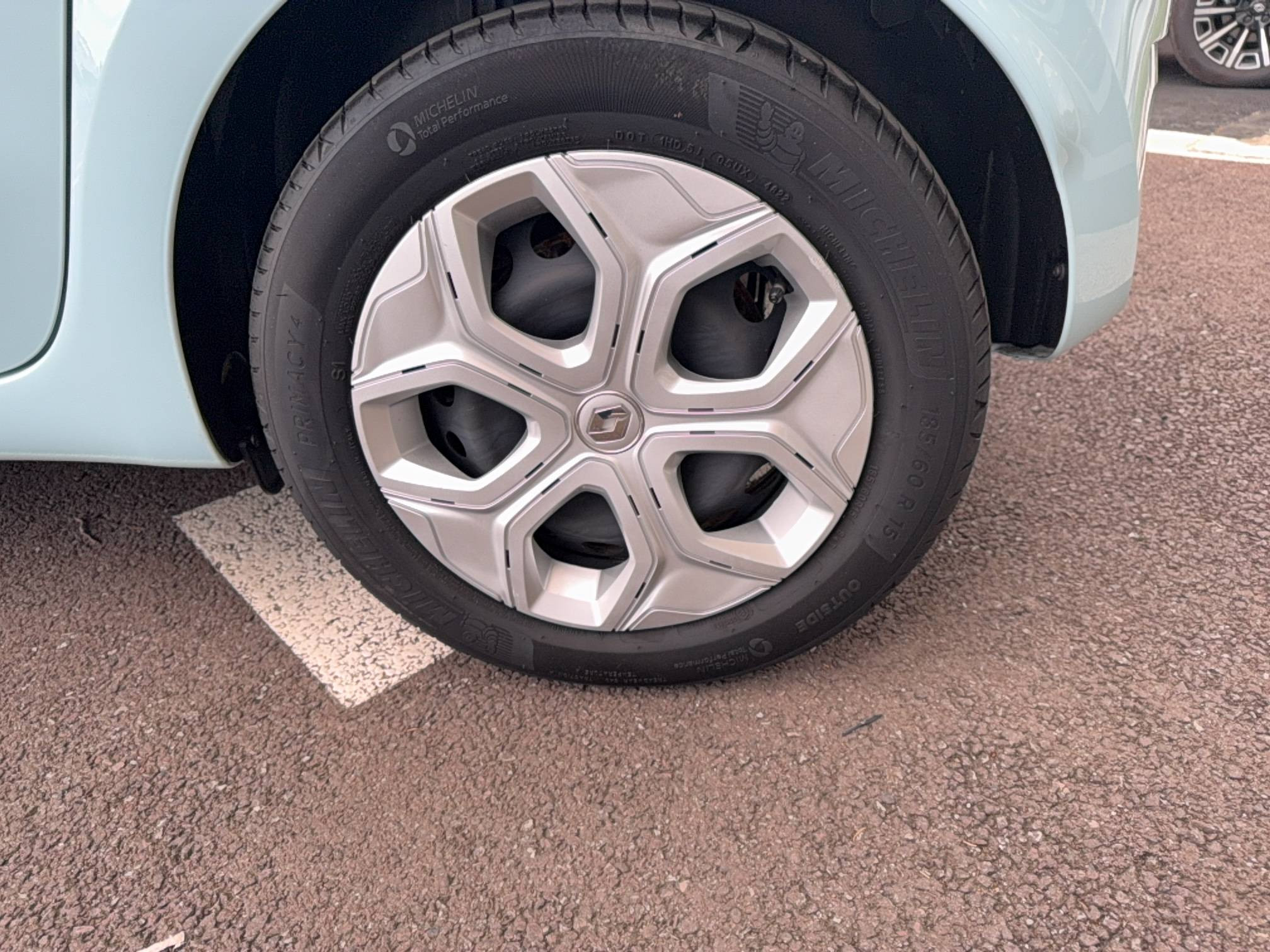 Vente en ligne Renault Twingo Electrique Twingo III E-Tech au prix de 10 990 €