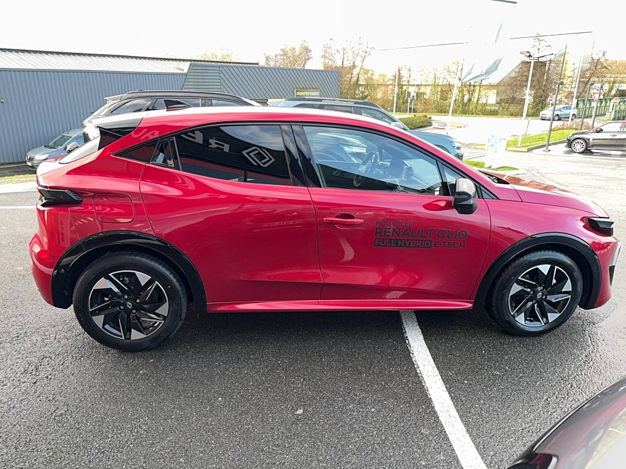 Vente en ligne Renault Clio 6 Clio E-Tech full hybrid 160 ch au prix de 27 230 €