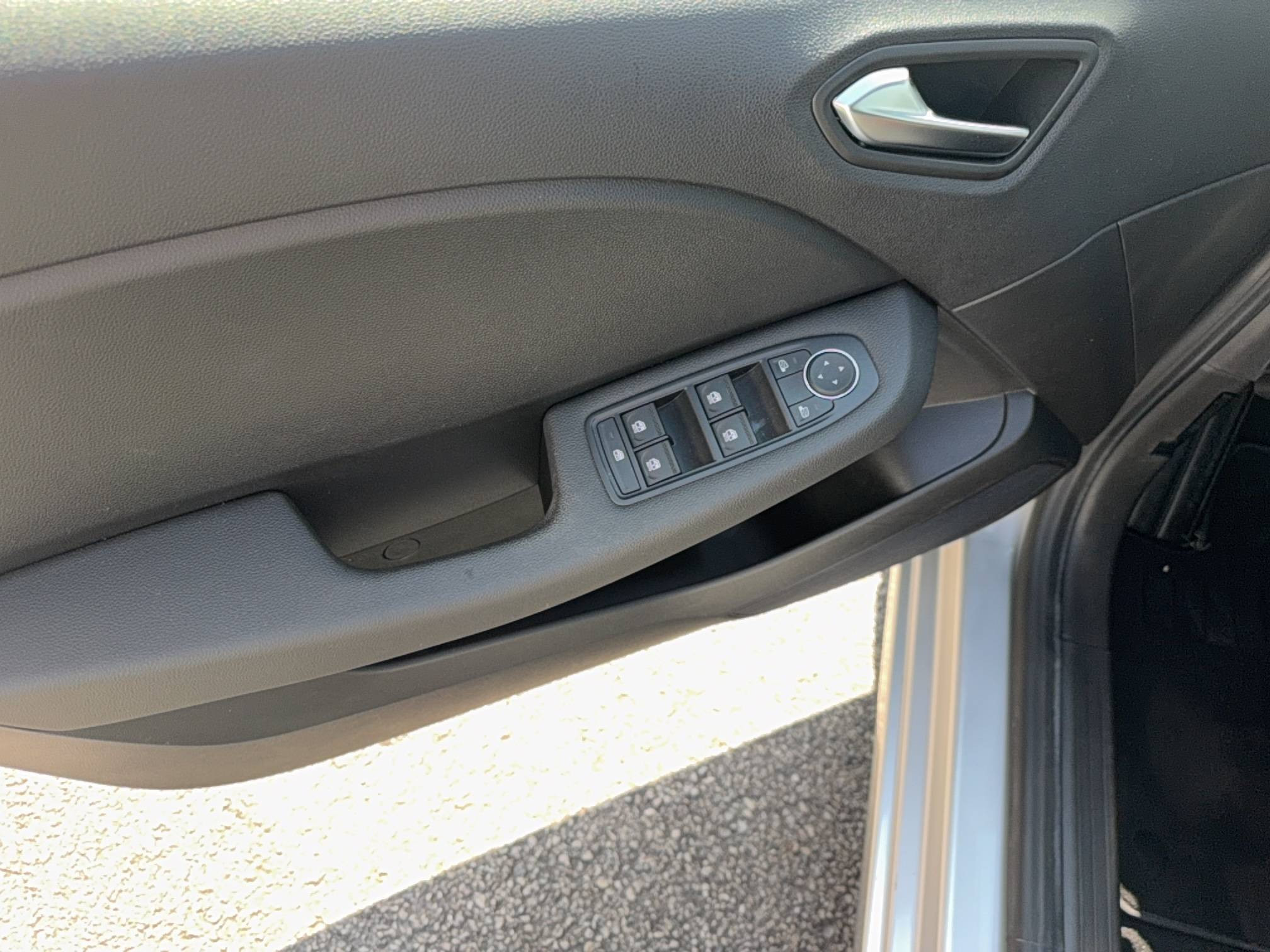 Vente en ligne Renault Clio 5 Clio E-Tech full hybrid 145 au prix de 17 990 €