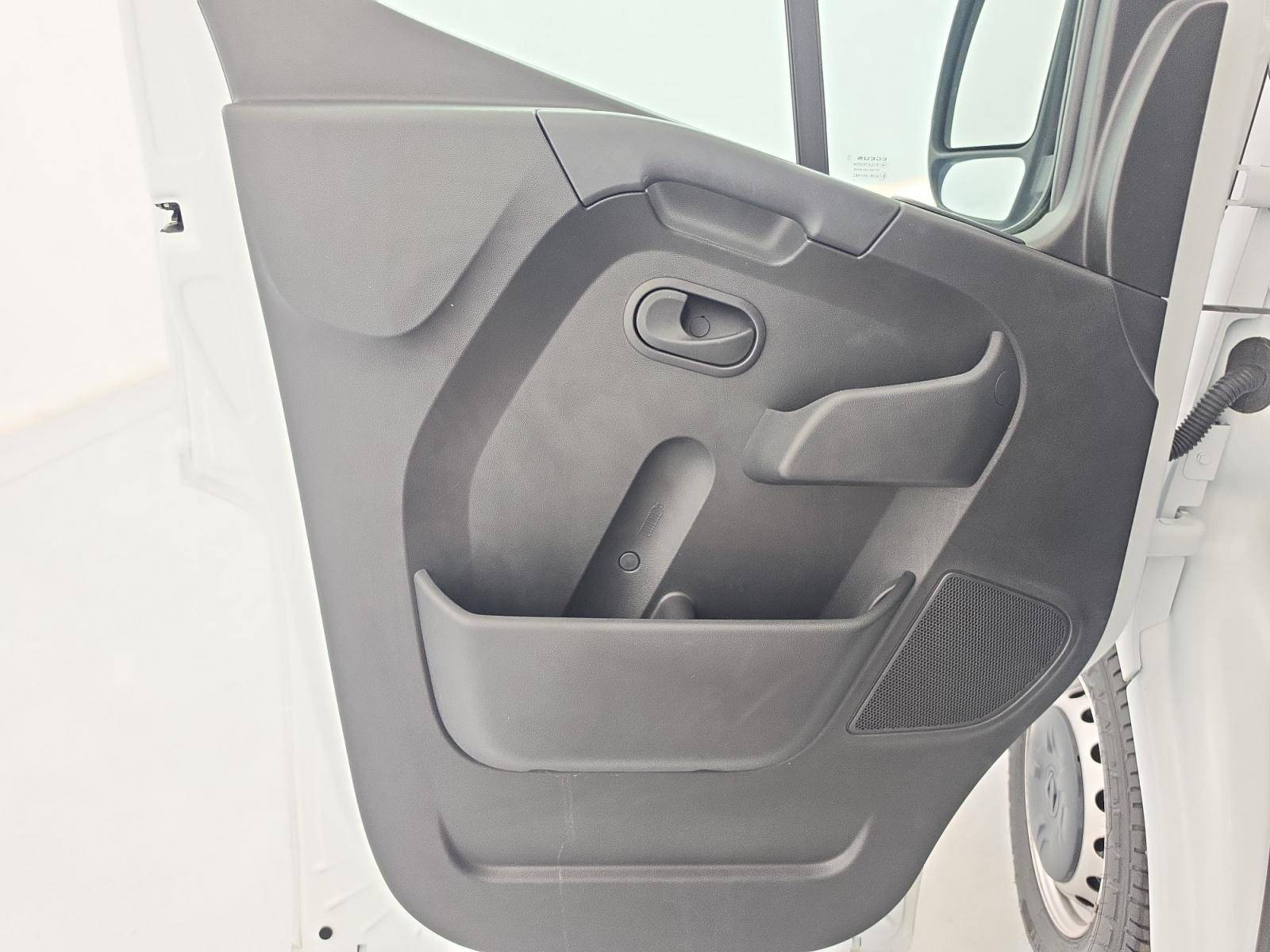 Vente en ligne Renault Master Fourgon MASTER FGN TRAC F3500 L3H3 BLUE DCI 135 au prix de 24 900 €