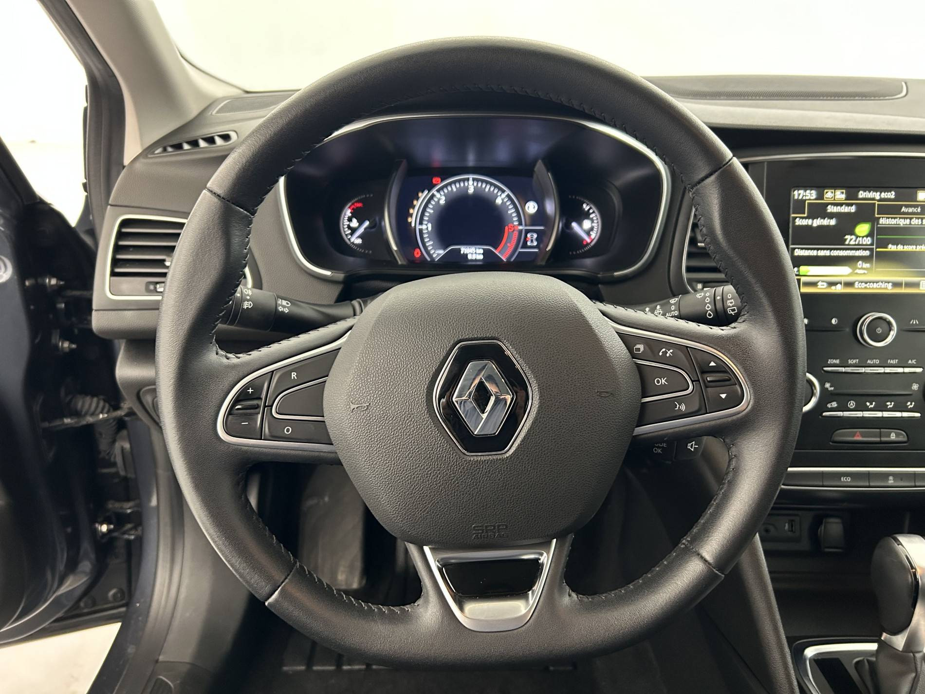 Vente en ligne Renault Megane 4 Mégane IV Berline Blue dCi 115 EDC au prix de 14 790 €