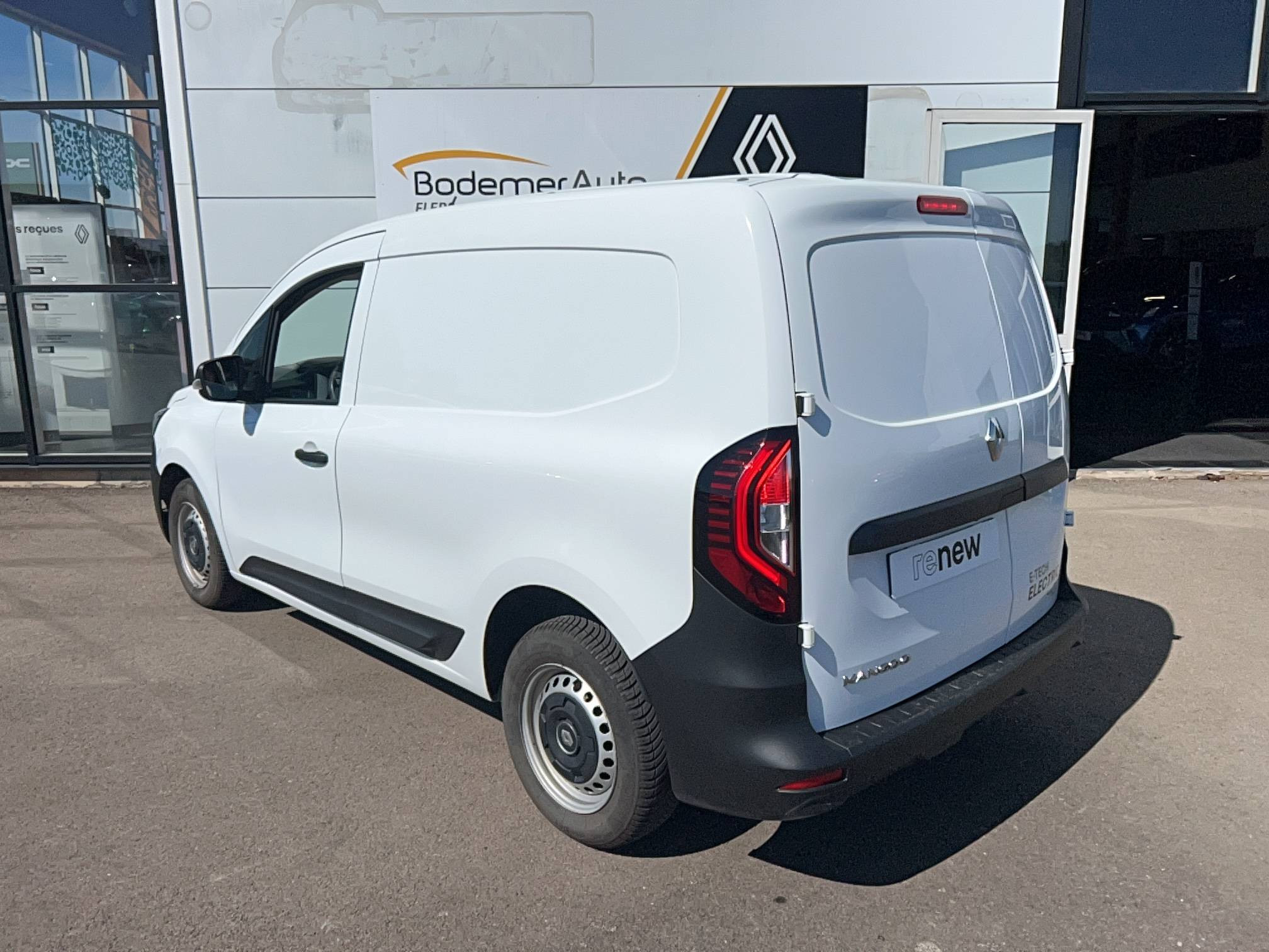 Vente en ligne Renault Kangoo Van E-Tech  EV45 DC 80KW au prix de 15 990 €