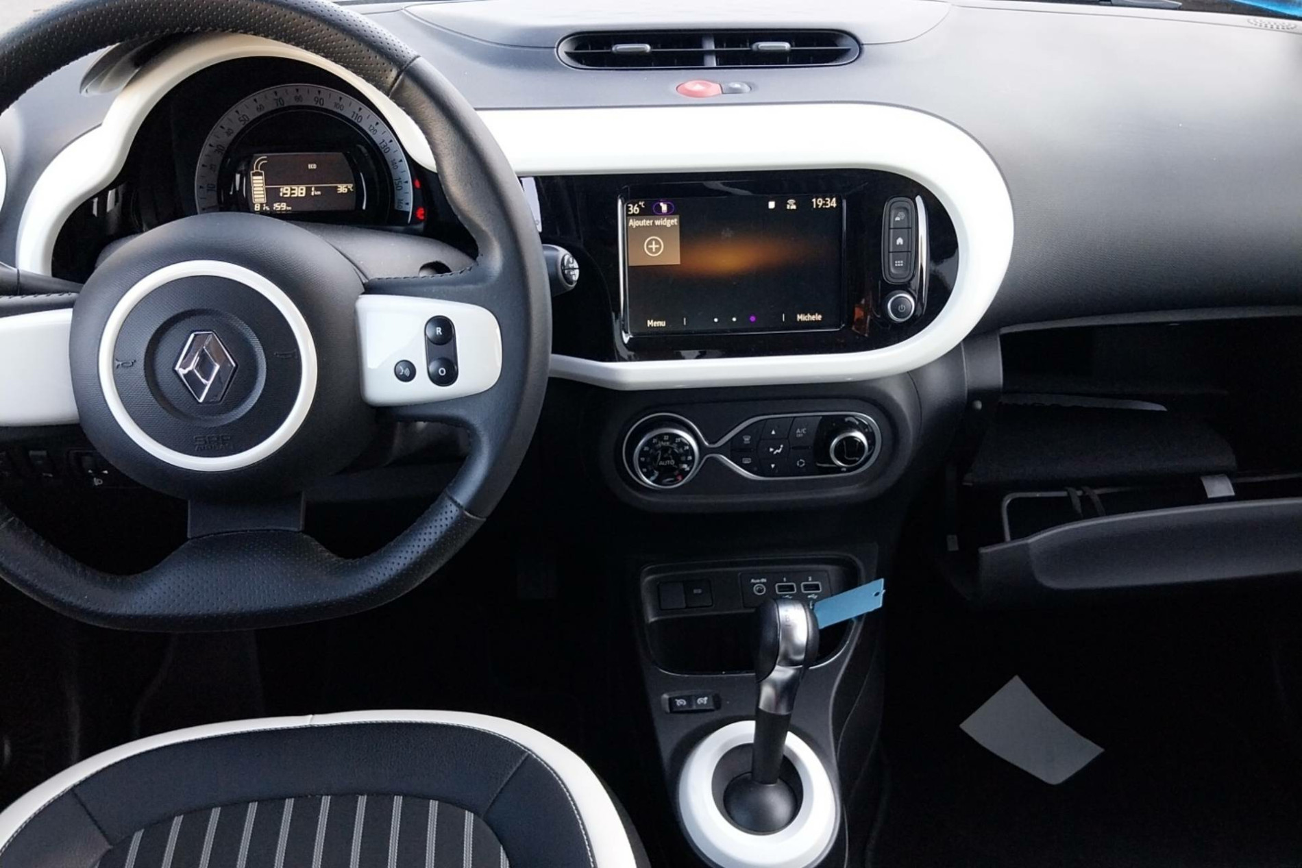 Vente en ligne Renault Twingo Electrique Twingo III E-Tech au prix de 14 990 €