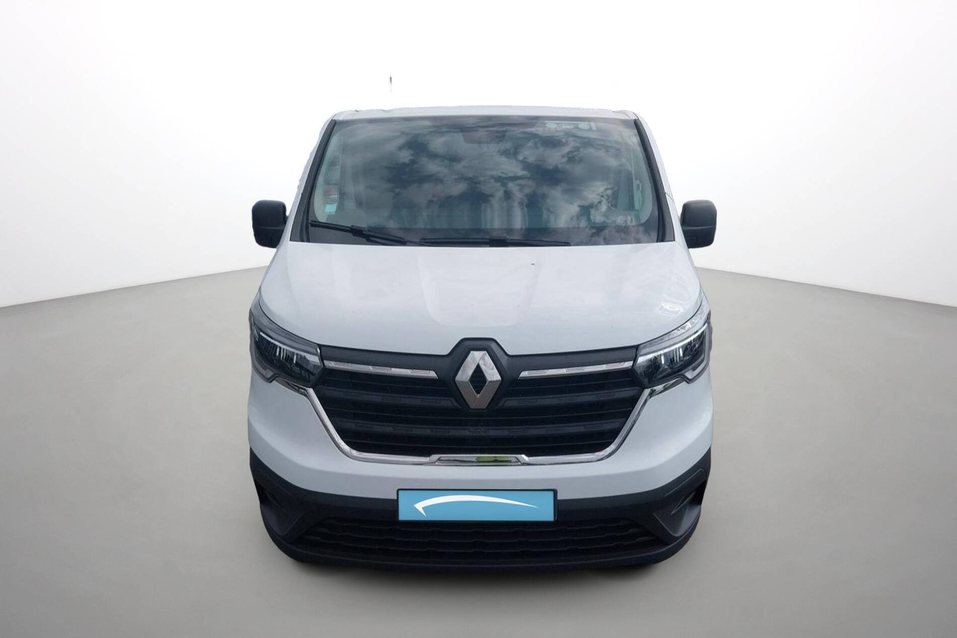 Vente en ligne Renault Trafic 3 Fourgon TRAFIC FG BLUE DCI 130 L1H1 3T GSR2 au prix de 23 990 €