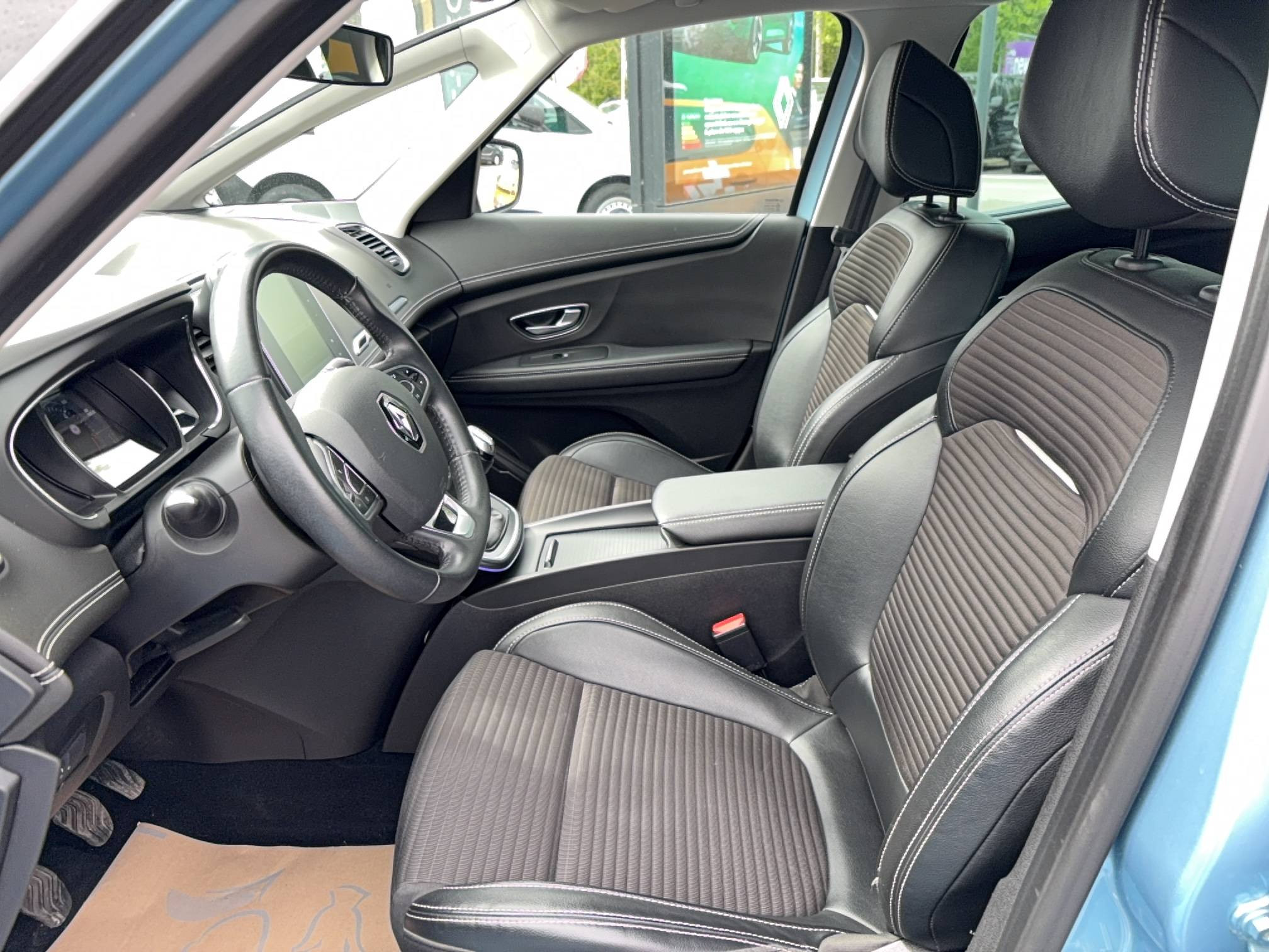 Vente en ligne Renault Scenic 4 Scenic Blue dCi 120 au prix de 13 590 €