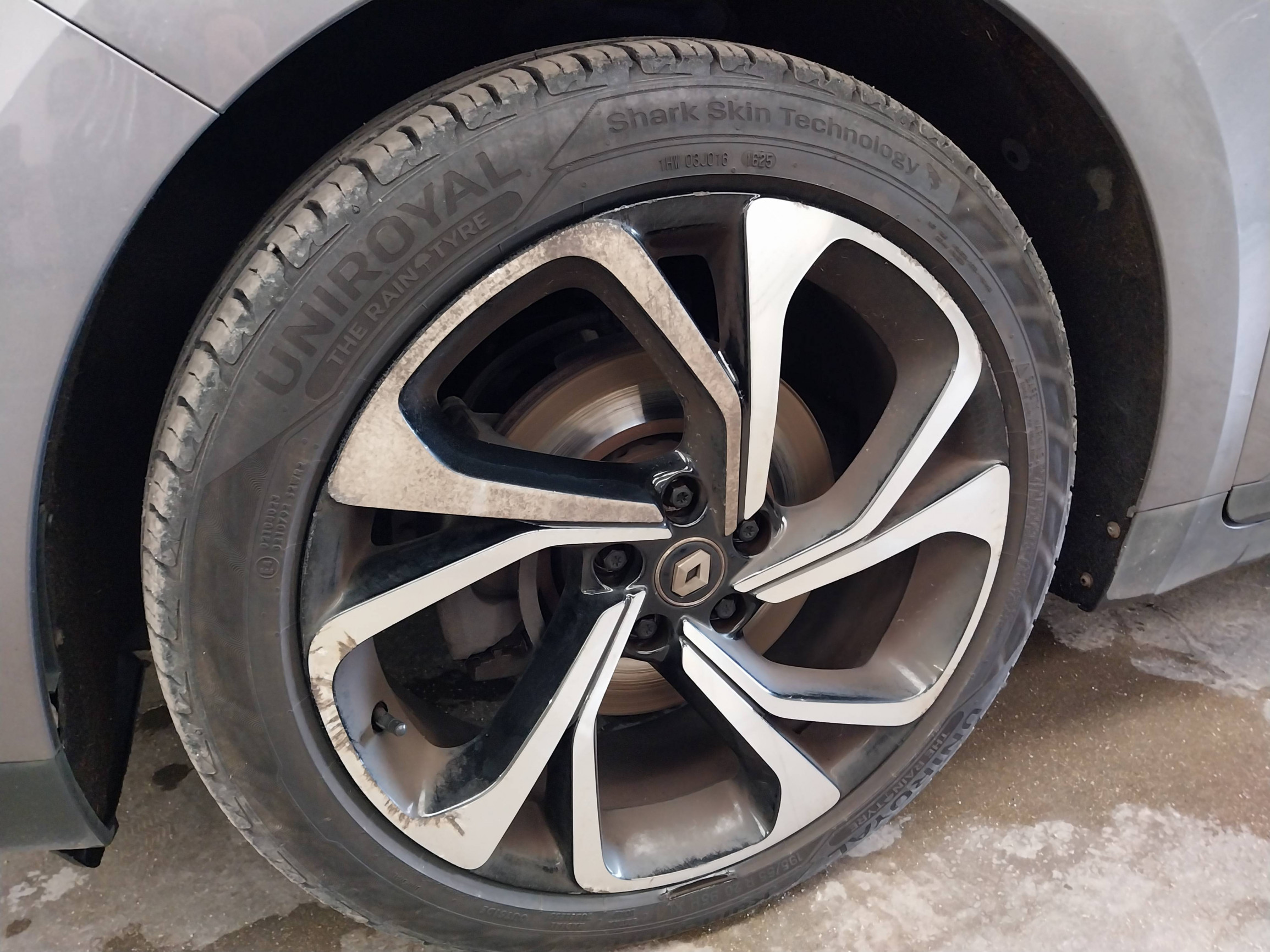 Vente en ligne Renault Scenic 4 Scenic Blue dCi 150 au prix de 14 990 €