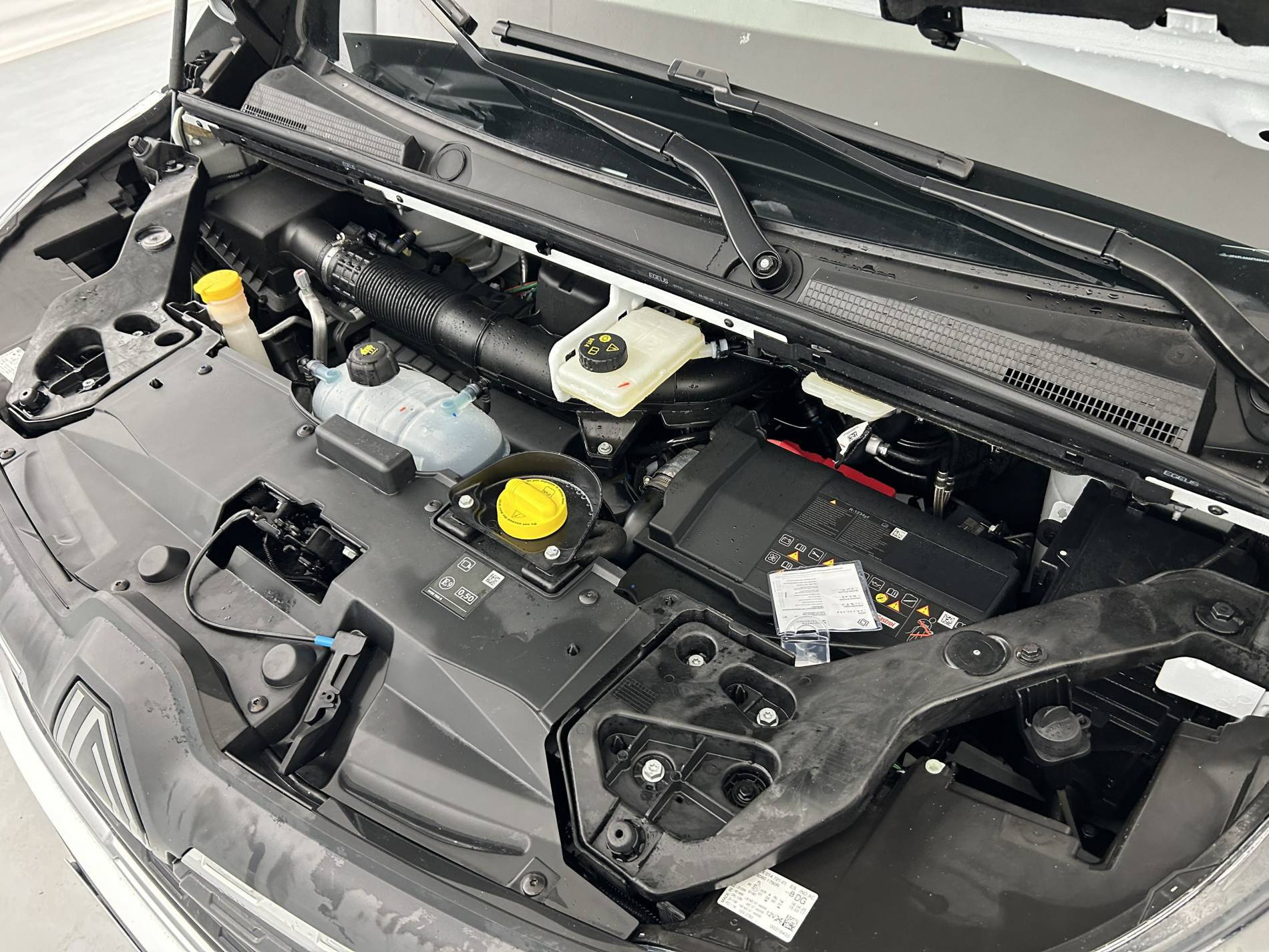 Vente en ligne Renault Trafic Cabine Approfondie  Boite Automatique BLUE DCI 150 L2H1 3T AUTO au prix de 36 490 €