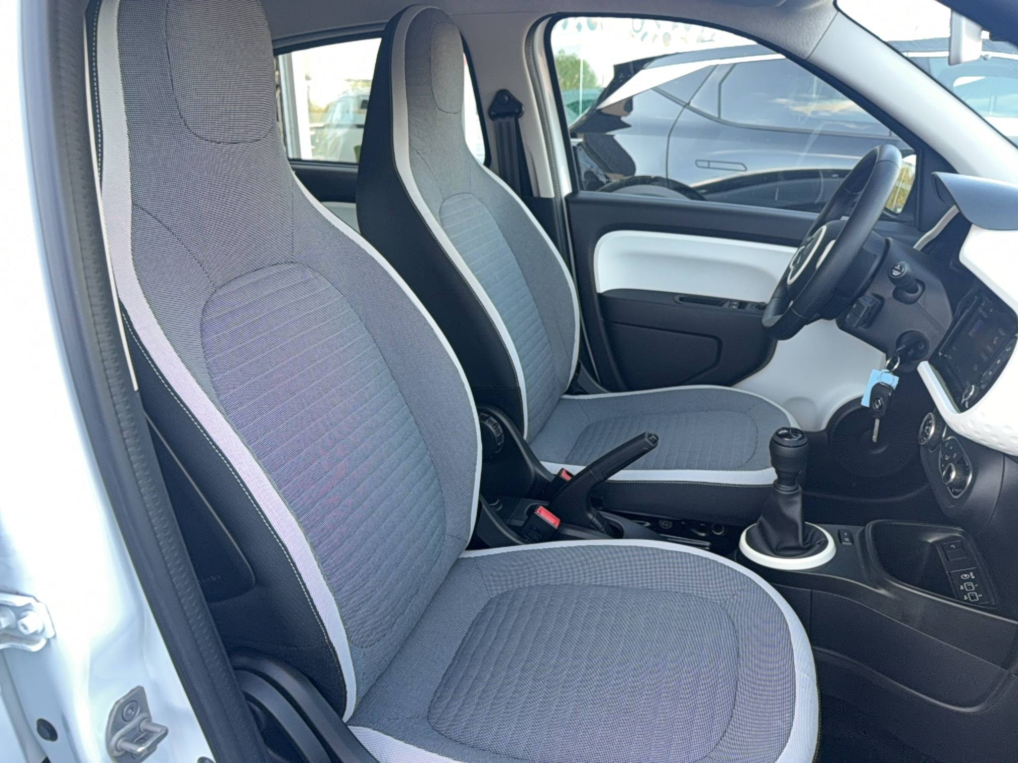 Vente en ligne Renault Twingo 3  SCe 65 - 21 au prix de 11 464 €
