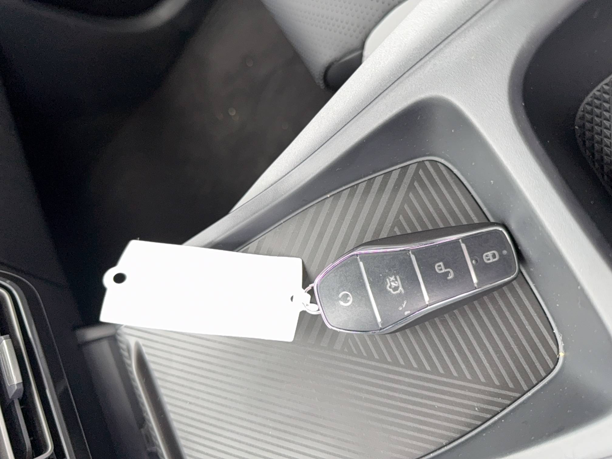 Vente en ligne Byd Dolphin Surf  43.2 kWh 88 ch au prix de 20 490 €