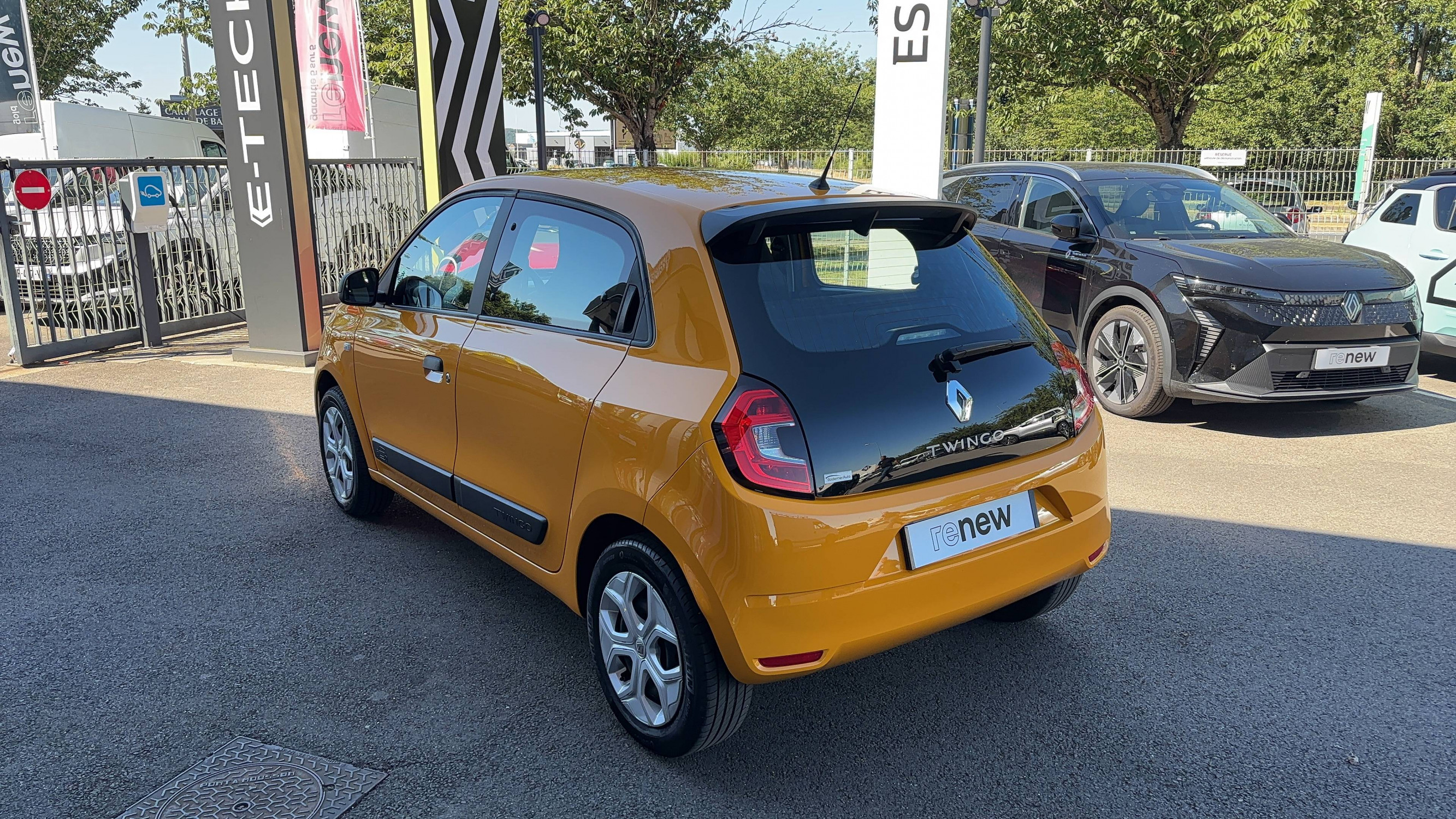 Vente en ligne Renault Twingo Electrique Twingo III E-Tech au prix de 12 990 €
